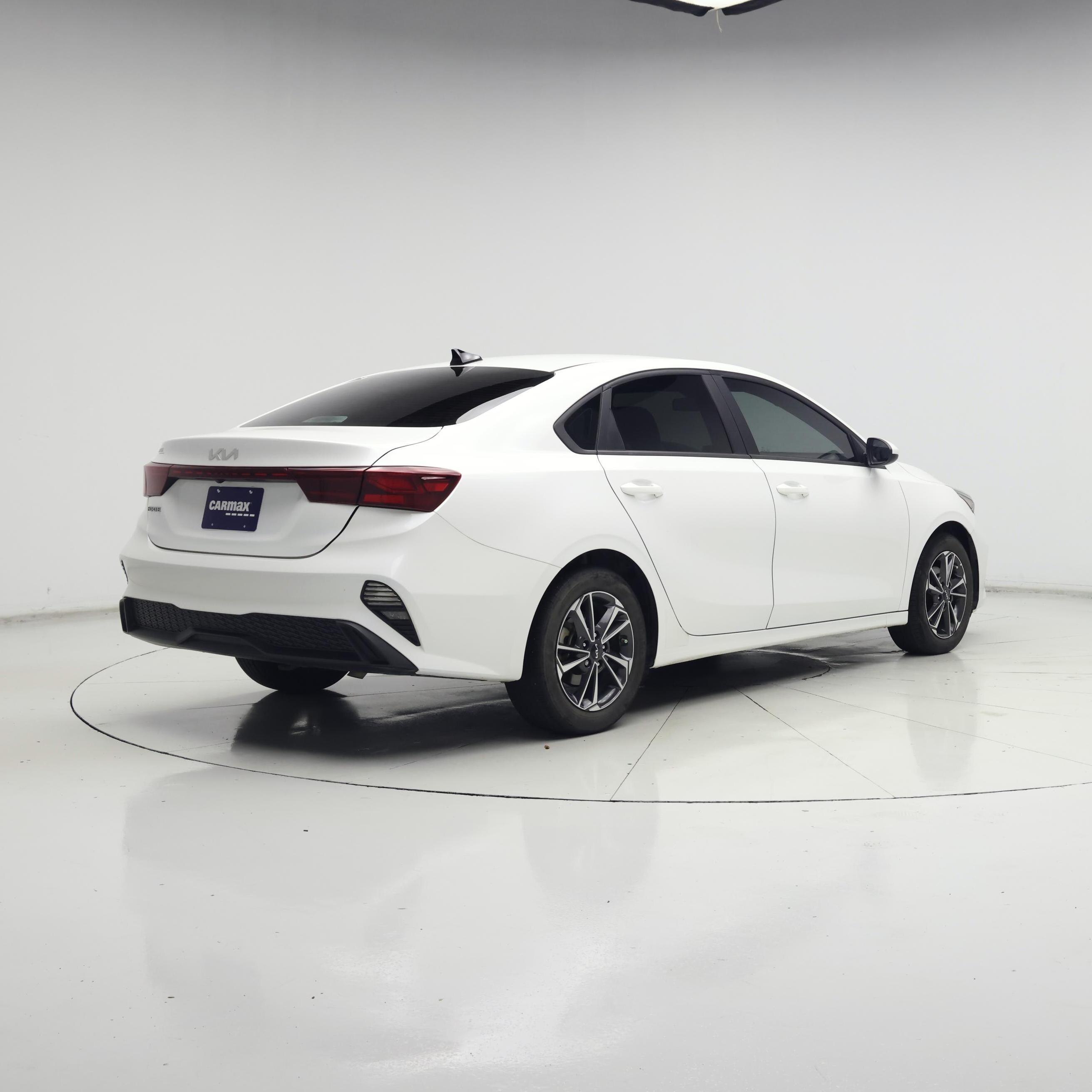 Thumbnail: 2023 Kia Forte - 8