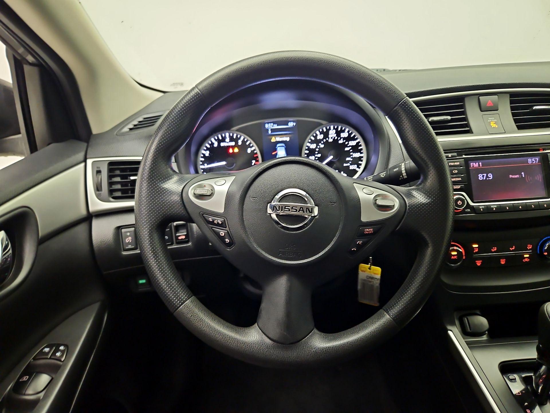 Thumbnail: 2018 Nissan Sentra - 10