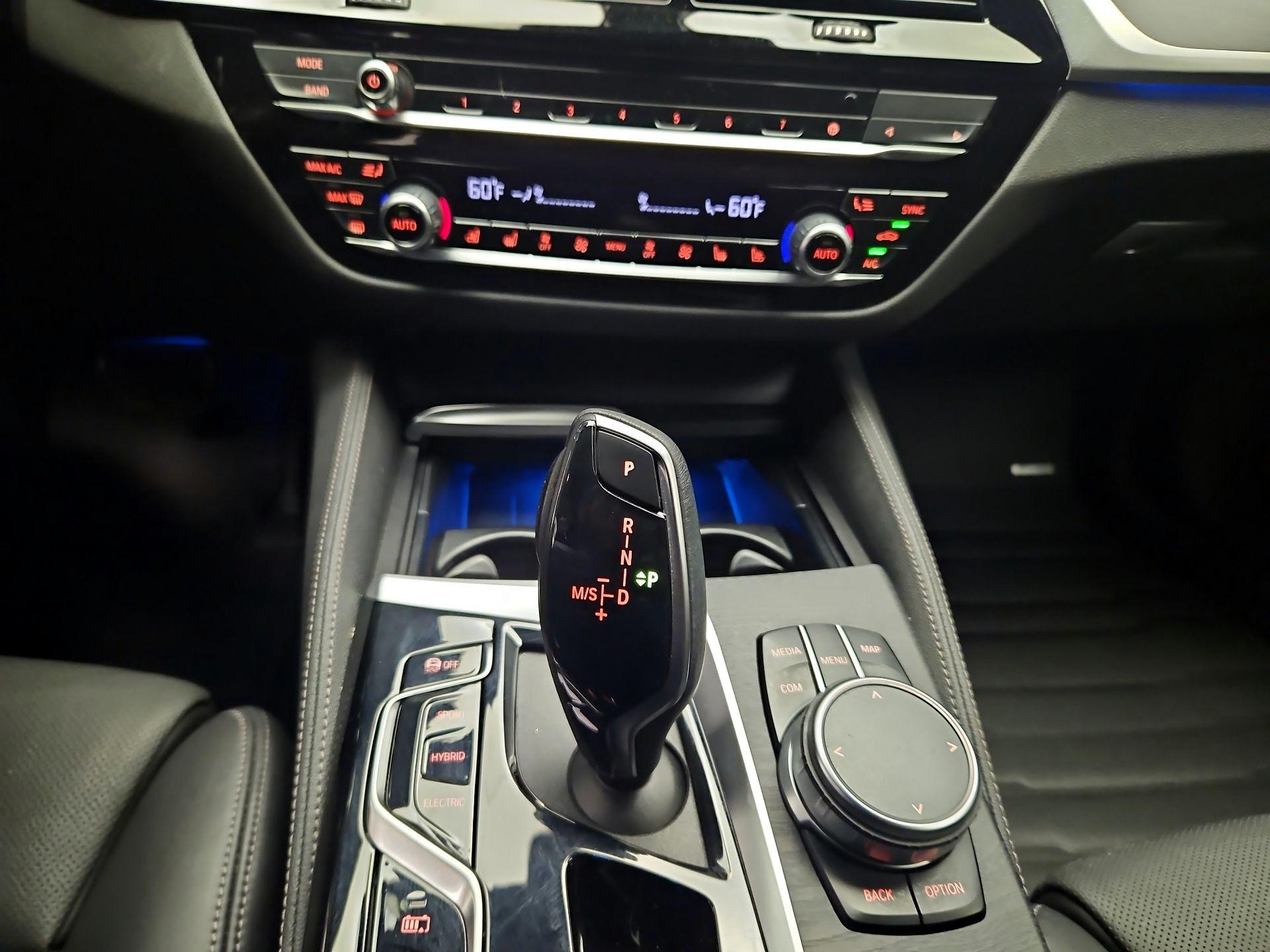 Thumbnail: 2023 BMW 5 Series - 17