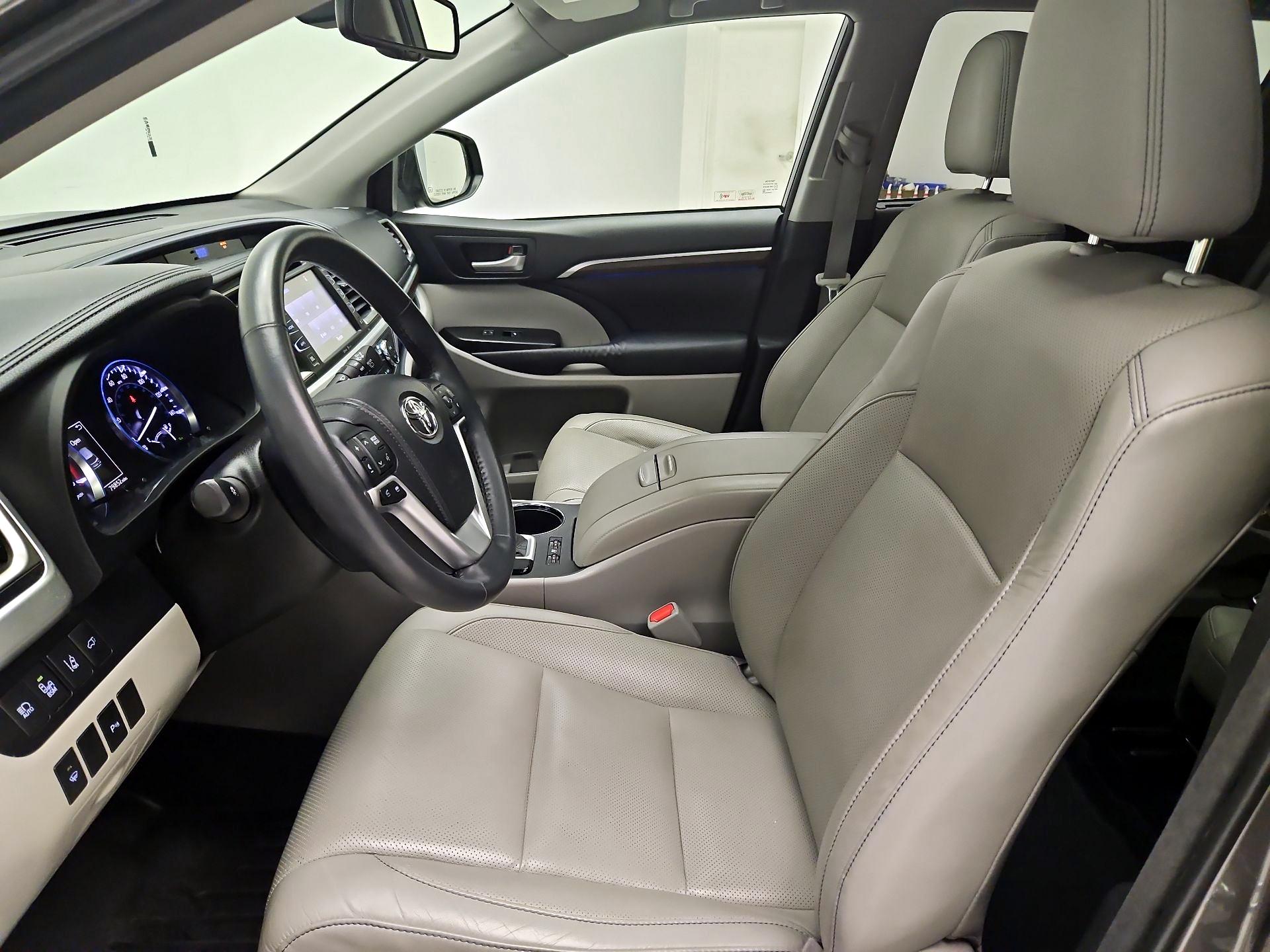 Thumbnail: 2014 Toyota Highlander - 11