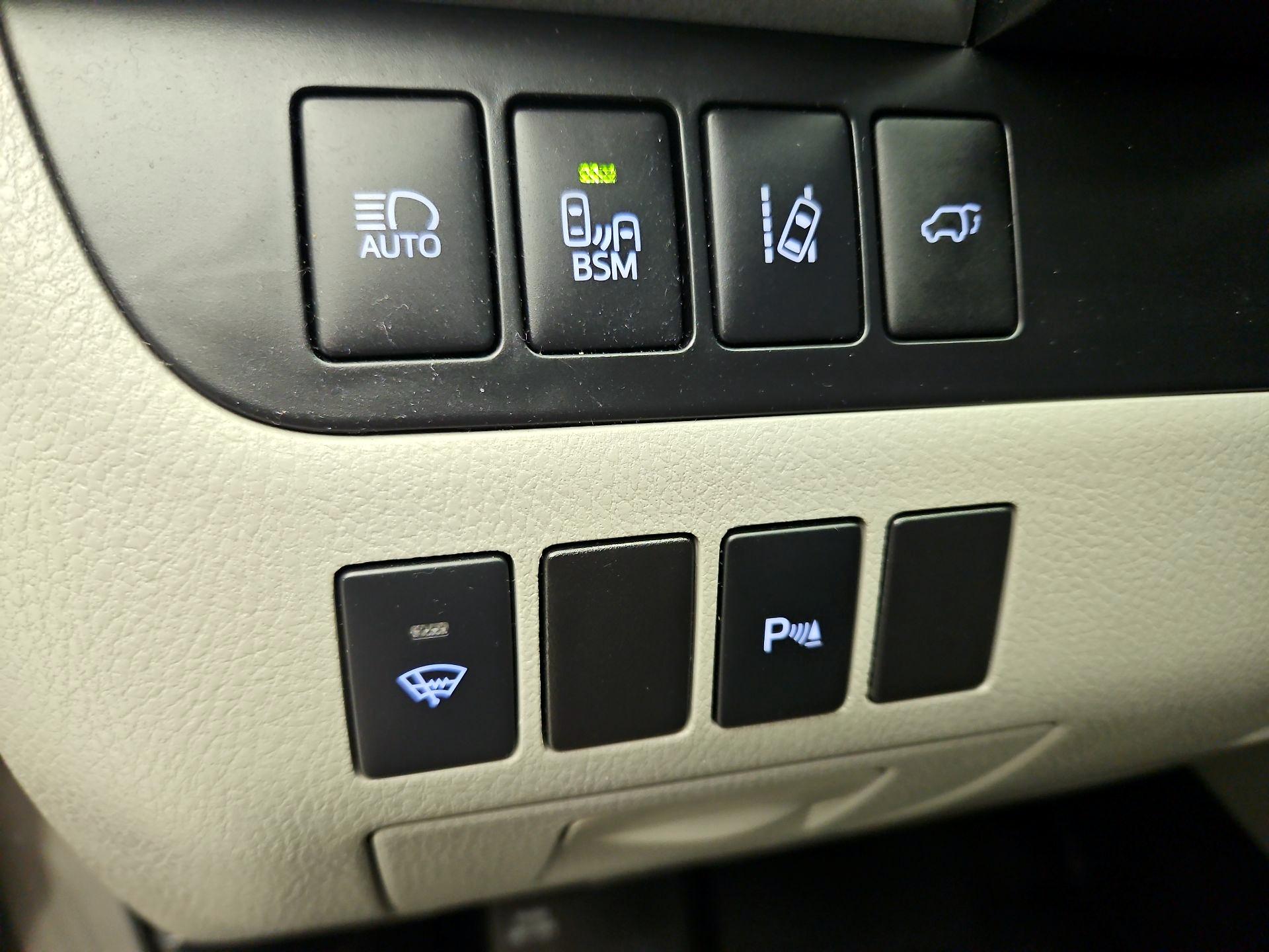 Thumbnail: 2014 Toyota Highlander - 13