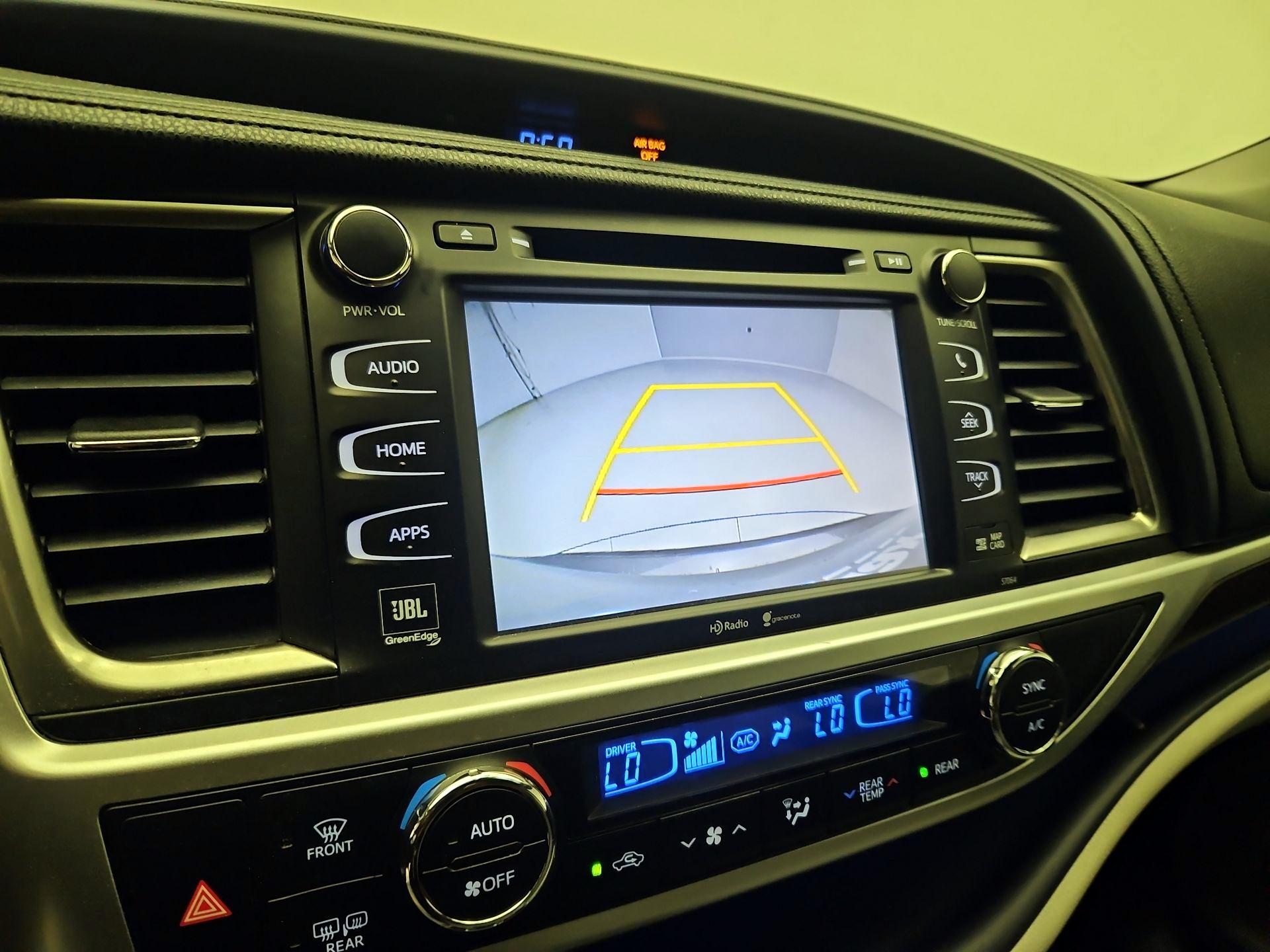 Thumbnail: 2014 Toyota Highlander - 14