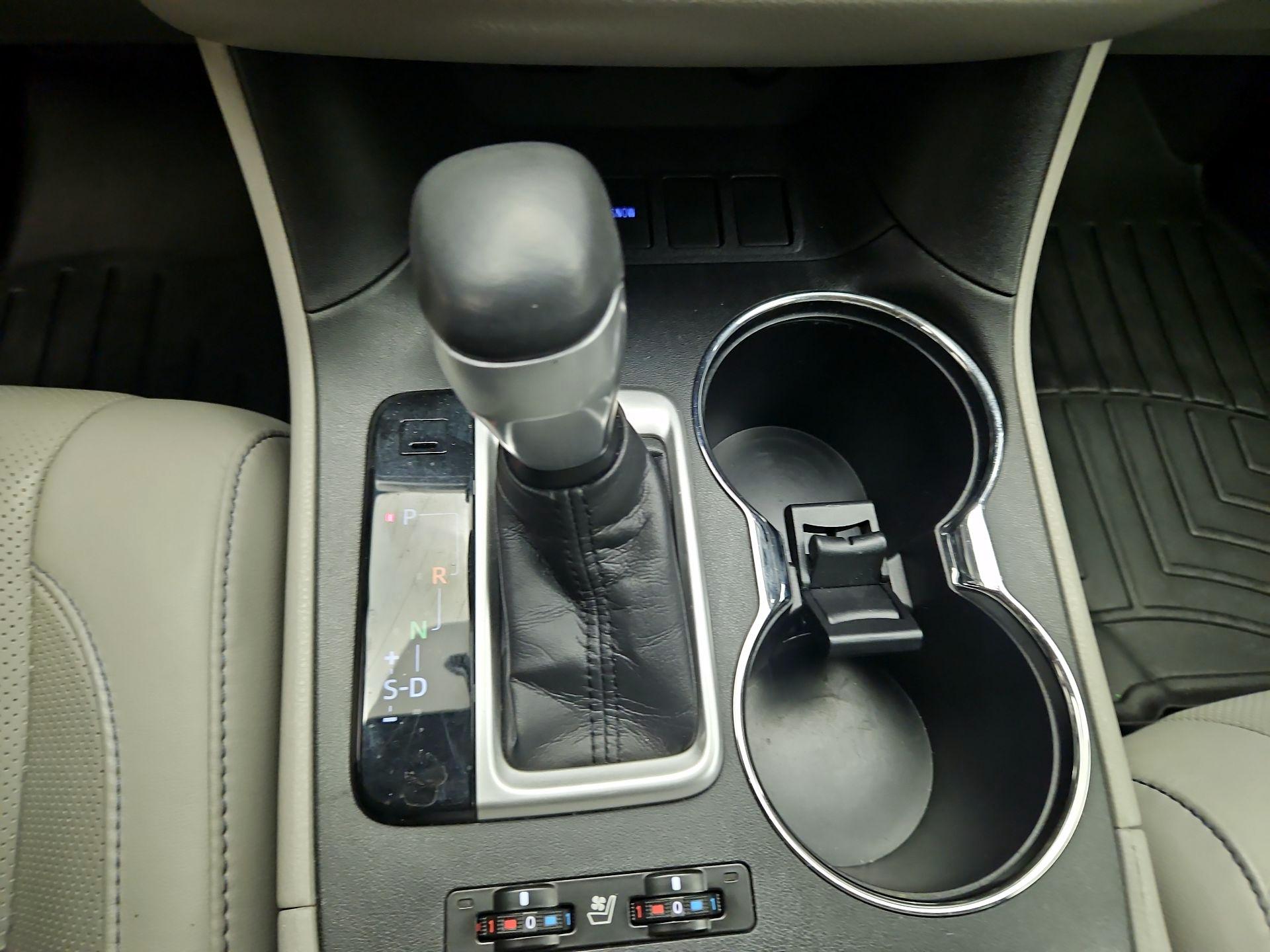 Thumbnail: 2014 Toyota Highlander - 17
