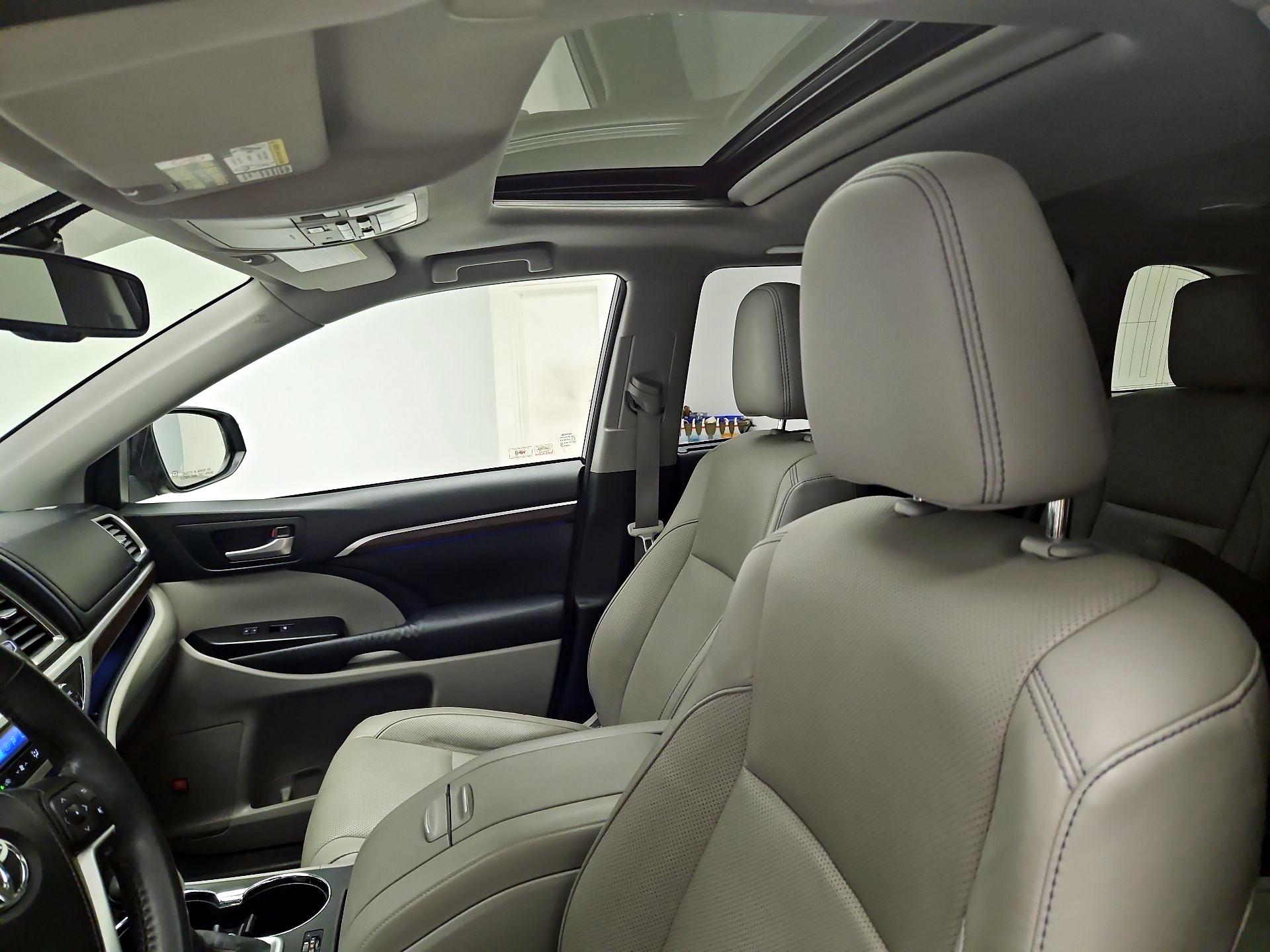 Thumbnail: 2014 Toyota Highlander - 19