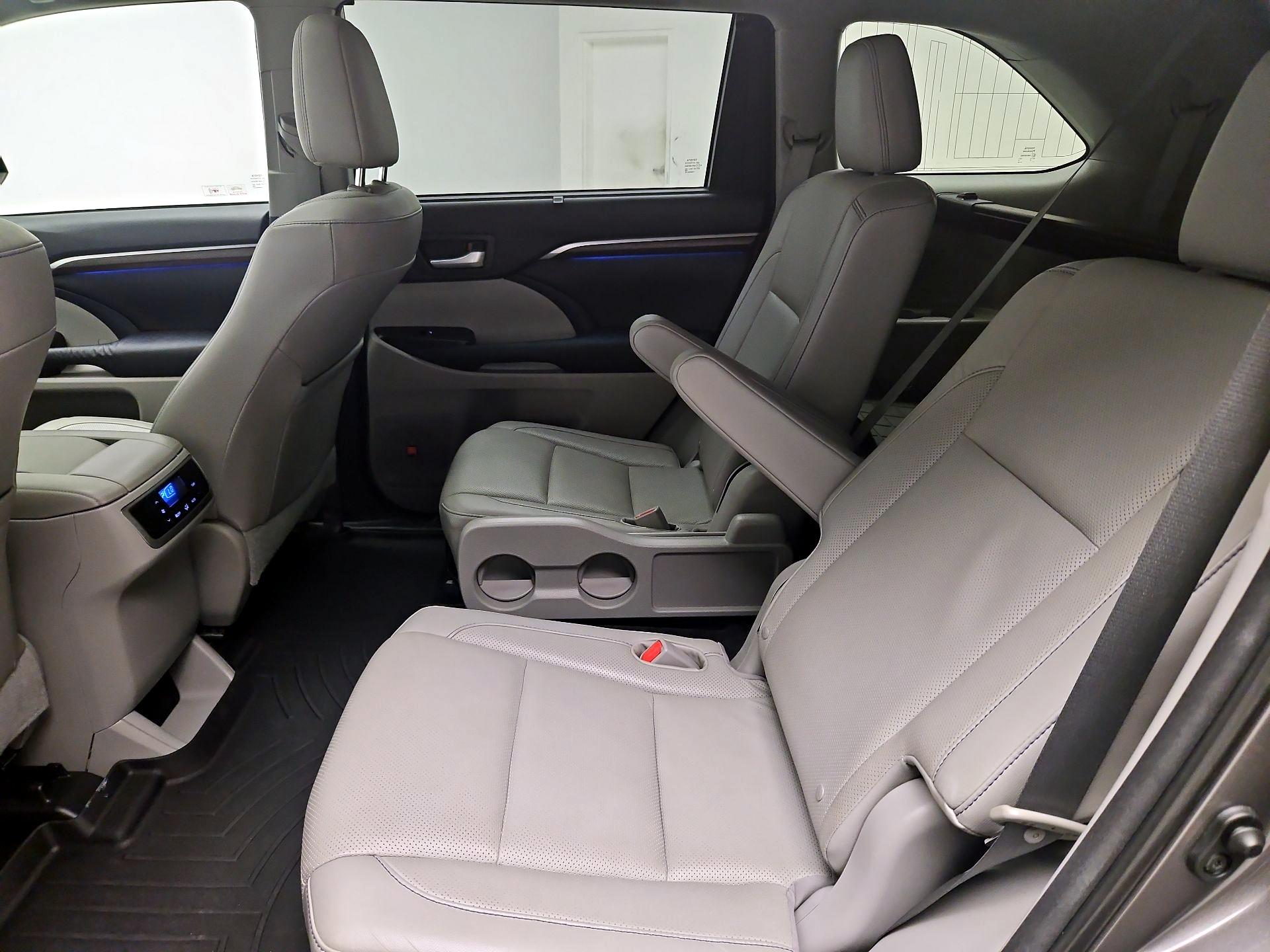 Thumbnail: 2014 Toyota Highlander - 20