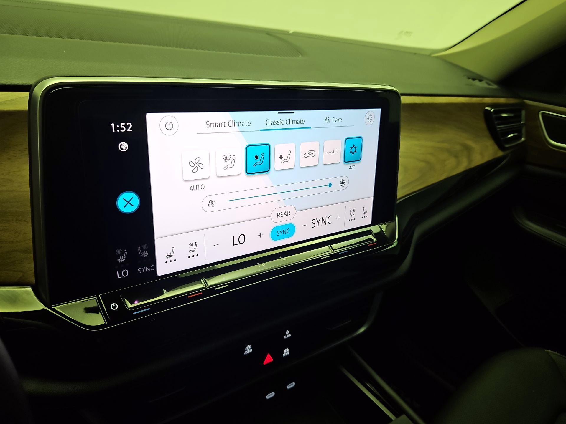 Thumbnail: 2024 Volkswagen Atlas - 16