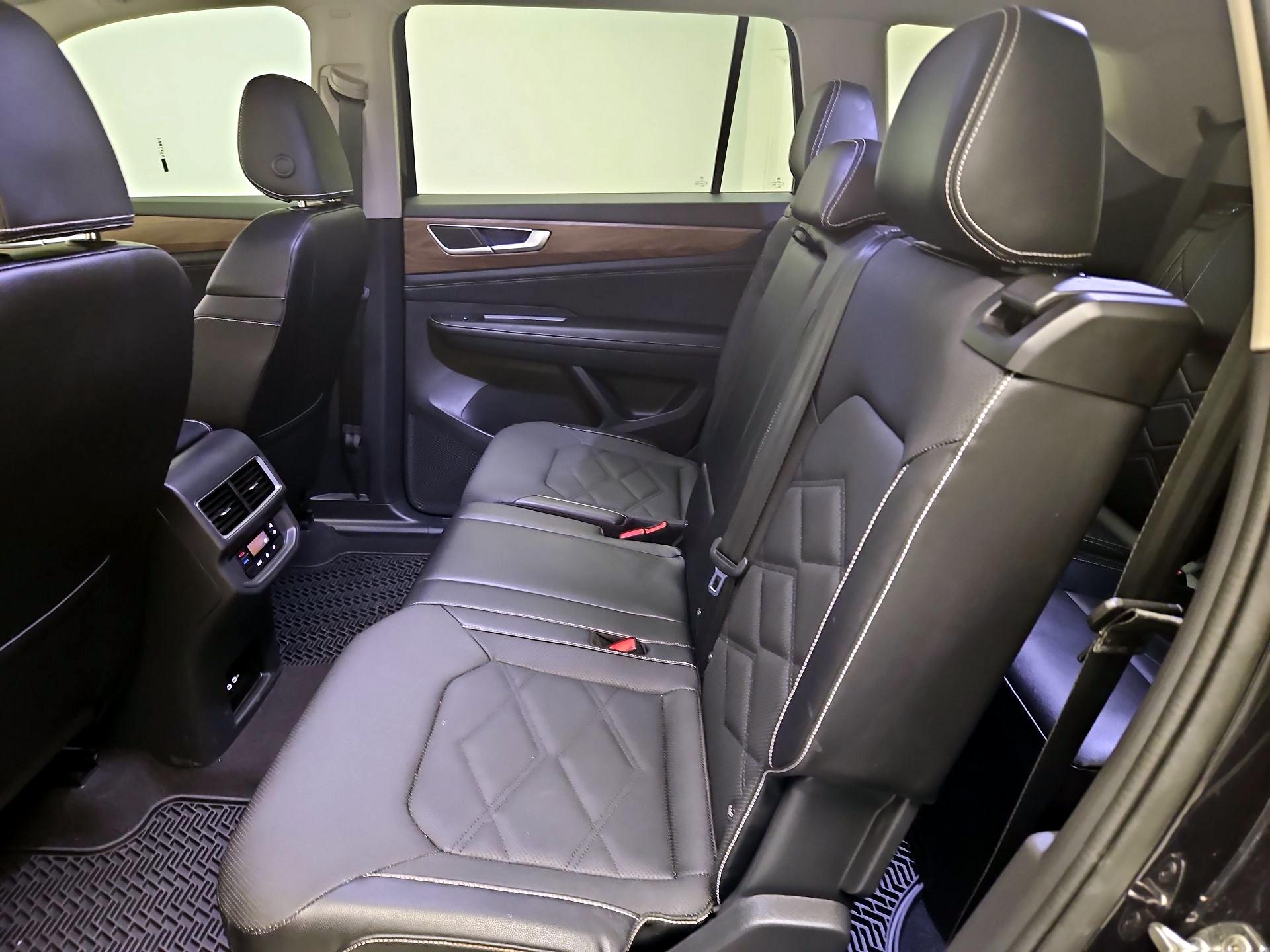 Thumbnail: 2024 Volkswagen Atlas - 19