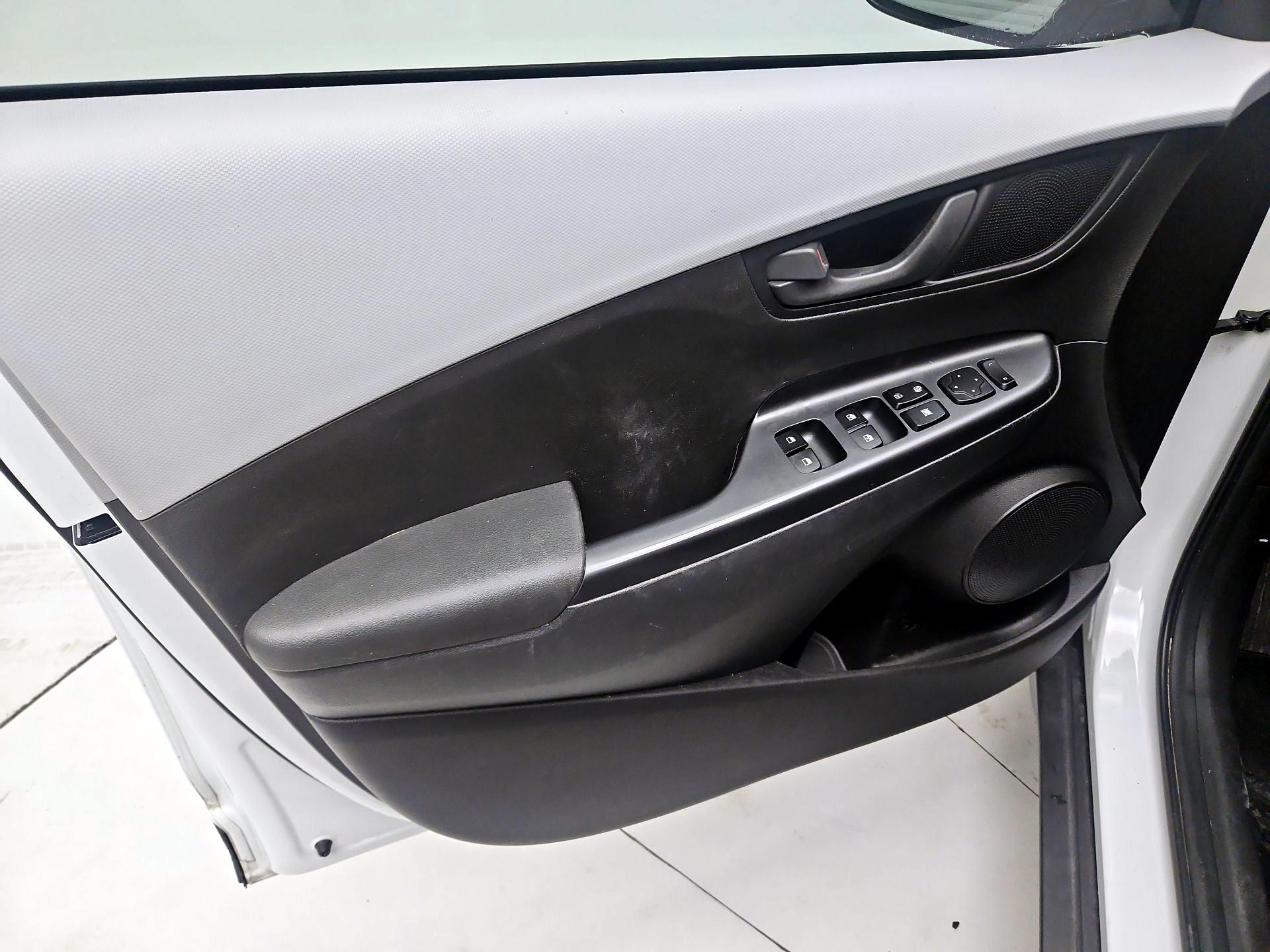 Thumbnail: 2018 Hyundai Kona - 12