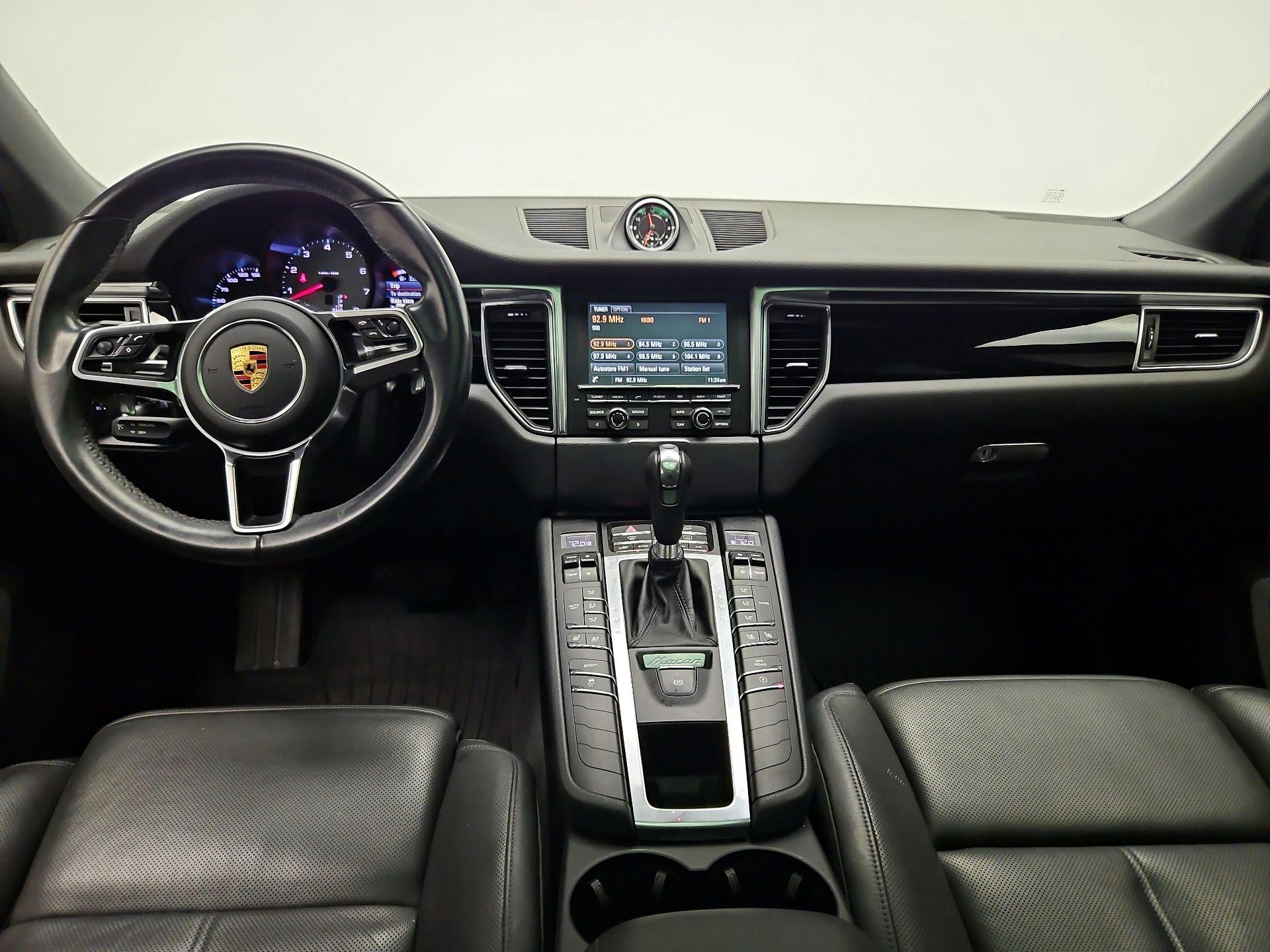 Thumbnail: 2016 Porsche Macan - 9