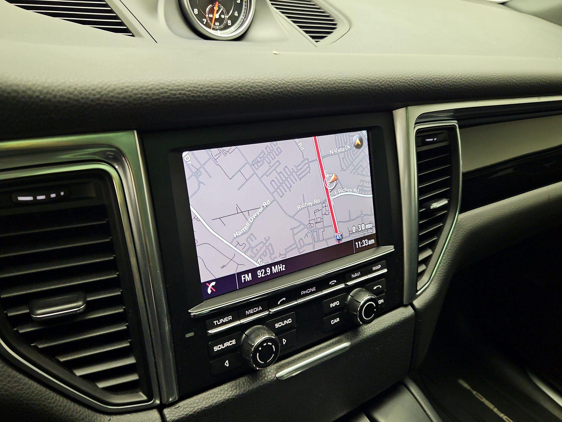Thumbnail: 2016 Porsche Macan - 14