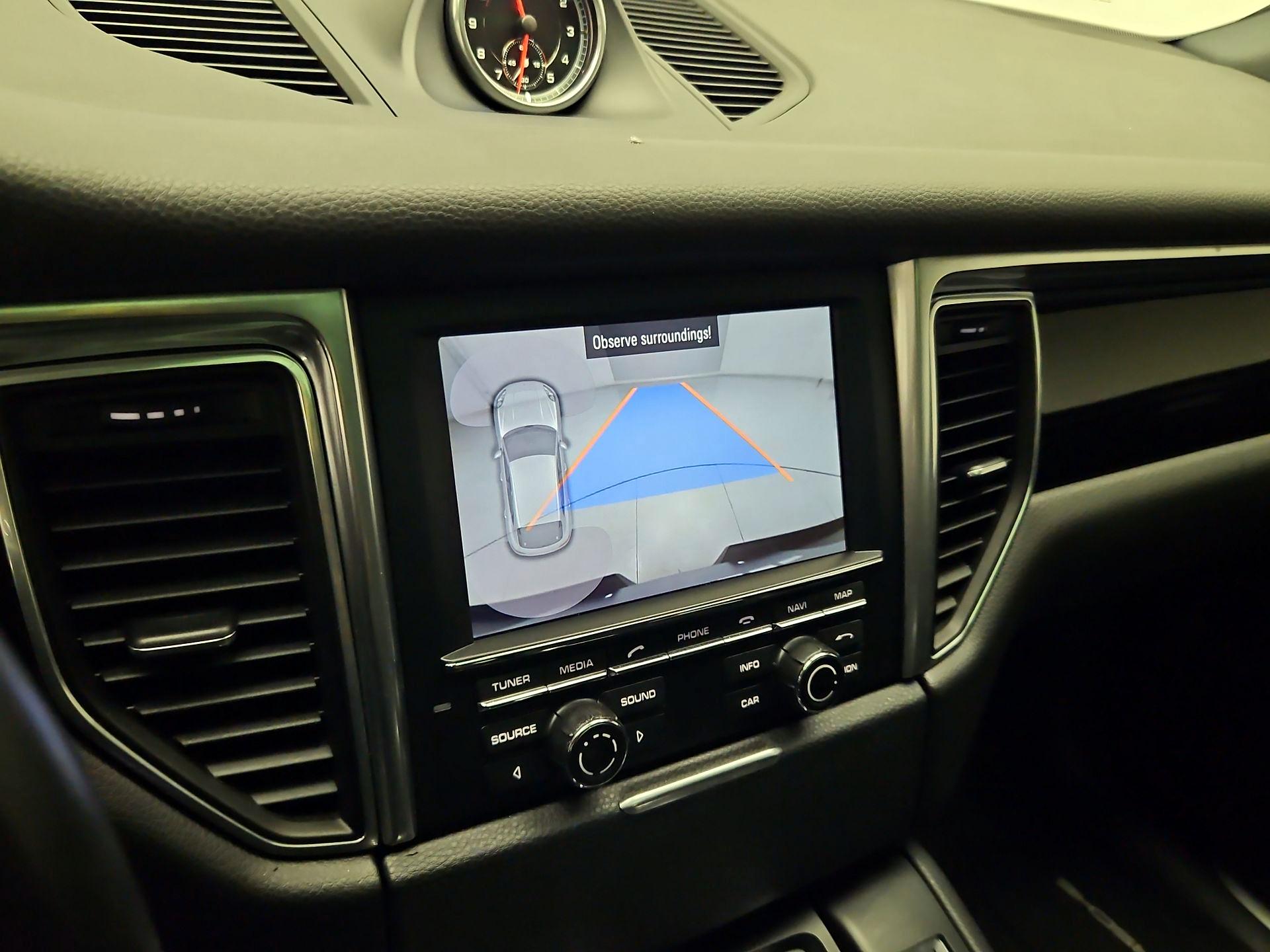 Thumbnail: 2016 Porsche Macan - 15