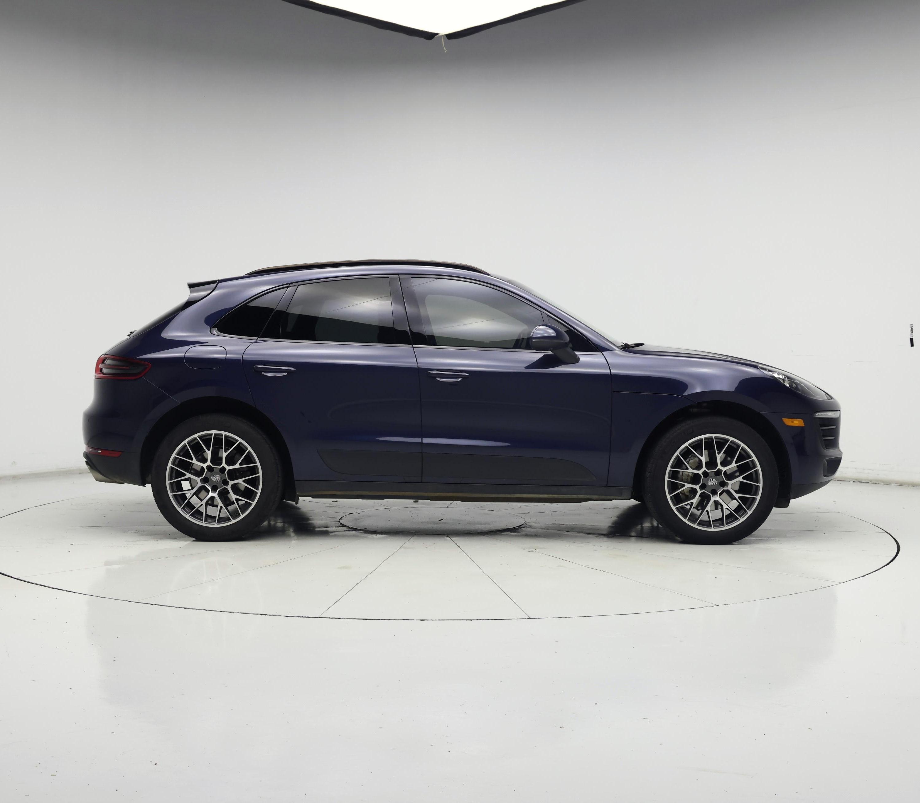 Thumbnail: 2016 Porsche Macan - 7