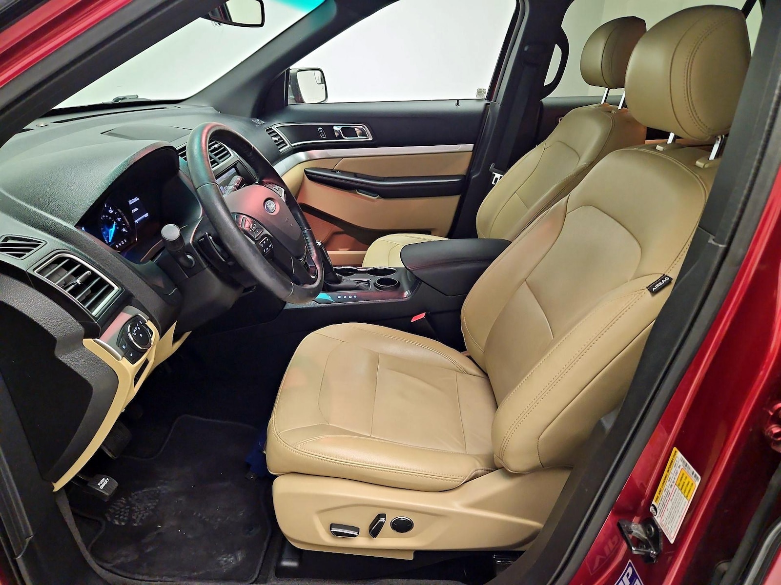 2016 Ford Explorer XLT - Photo 12