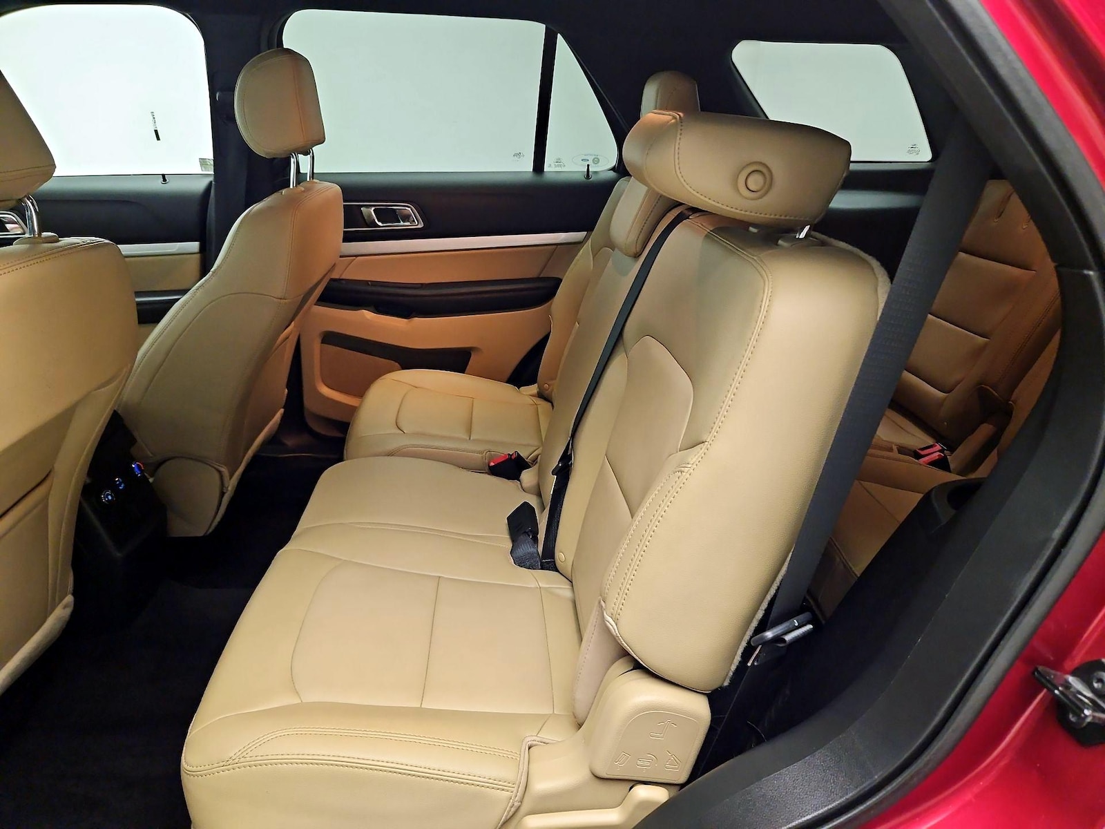 2016 Ford Explorer XLT - Photo 20