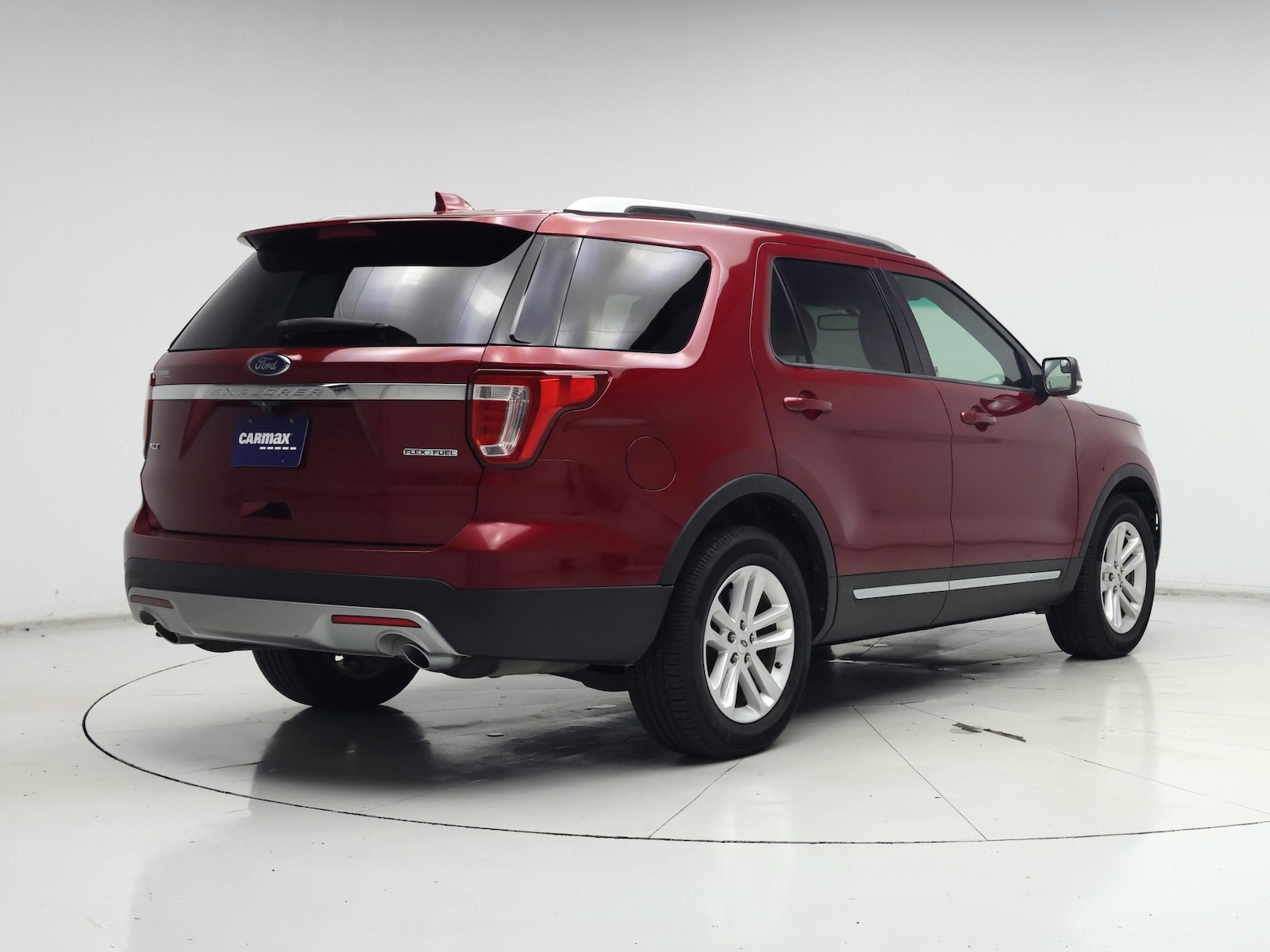 2016 Ford Explorer XLT - Photo 9