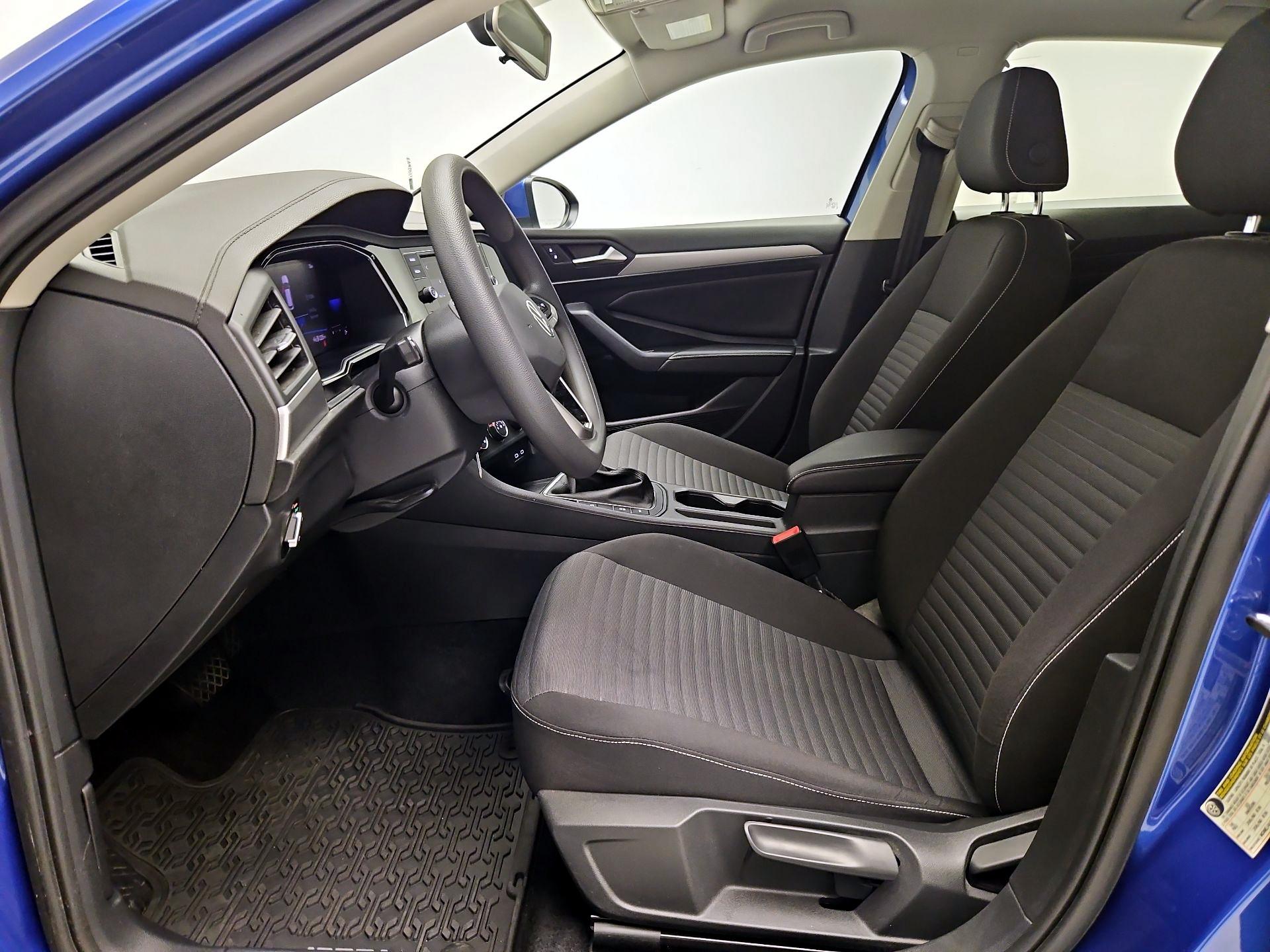 Thumbnail: 2022 Volkswagen Jetta - 11