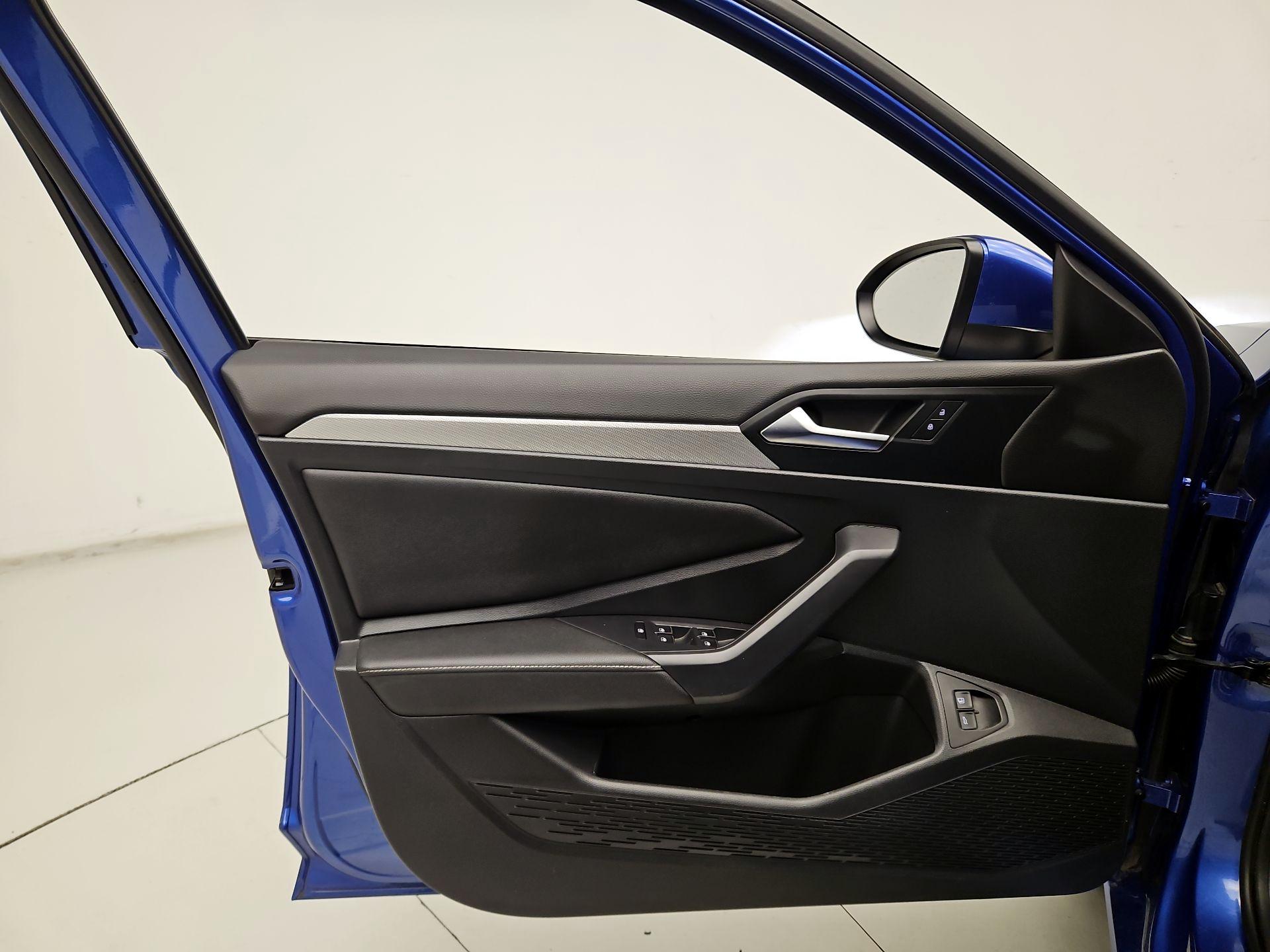 Thumbnail: 2022 Volkswagen Jetta - 12