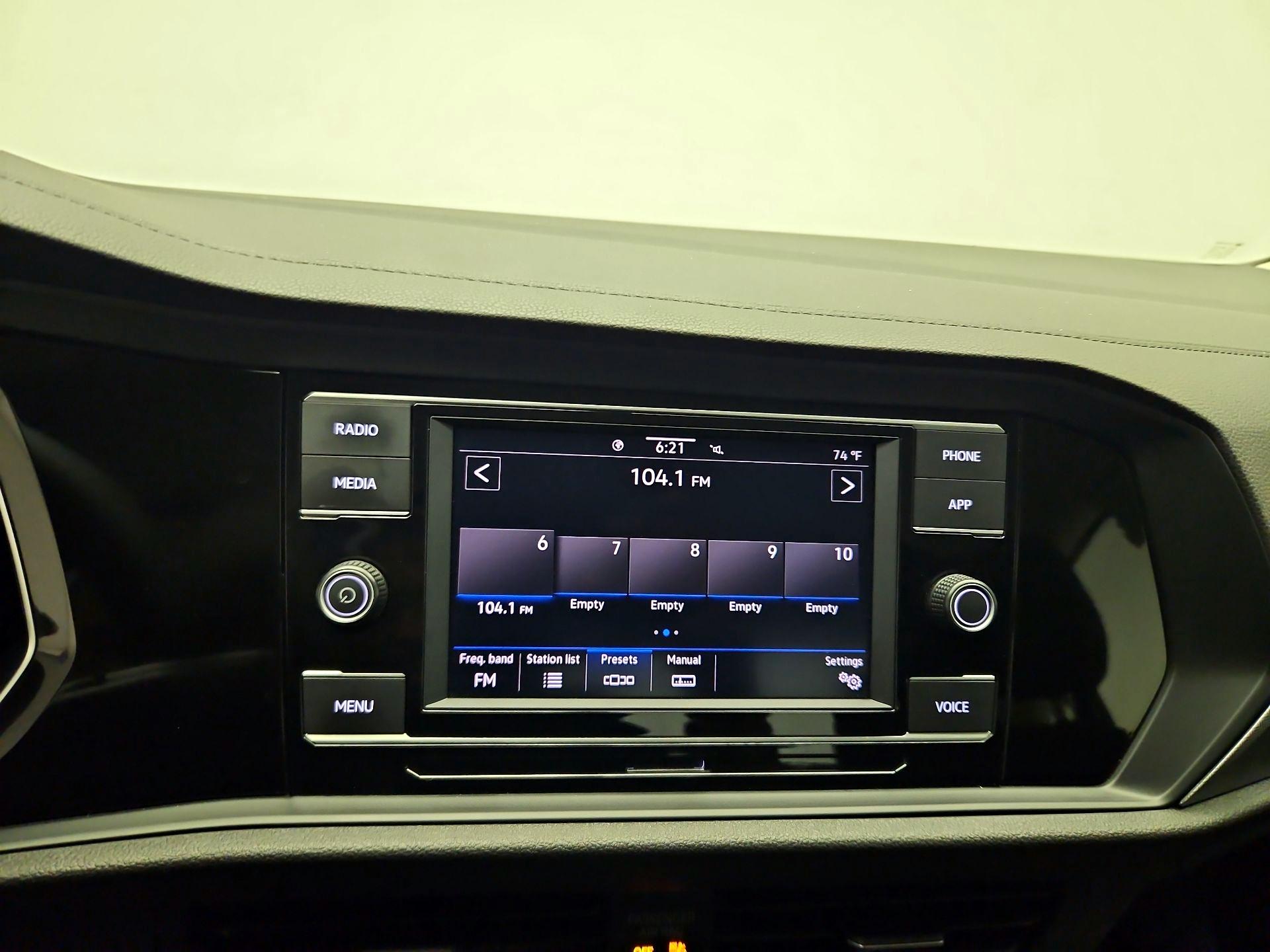 Thumbnail: 2022 Volkswagen Jetta - 14