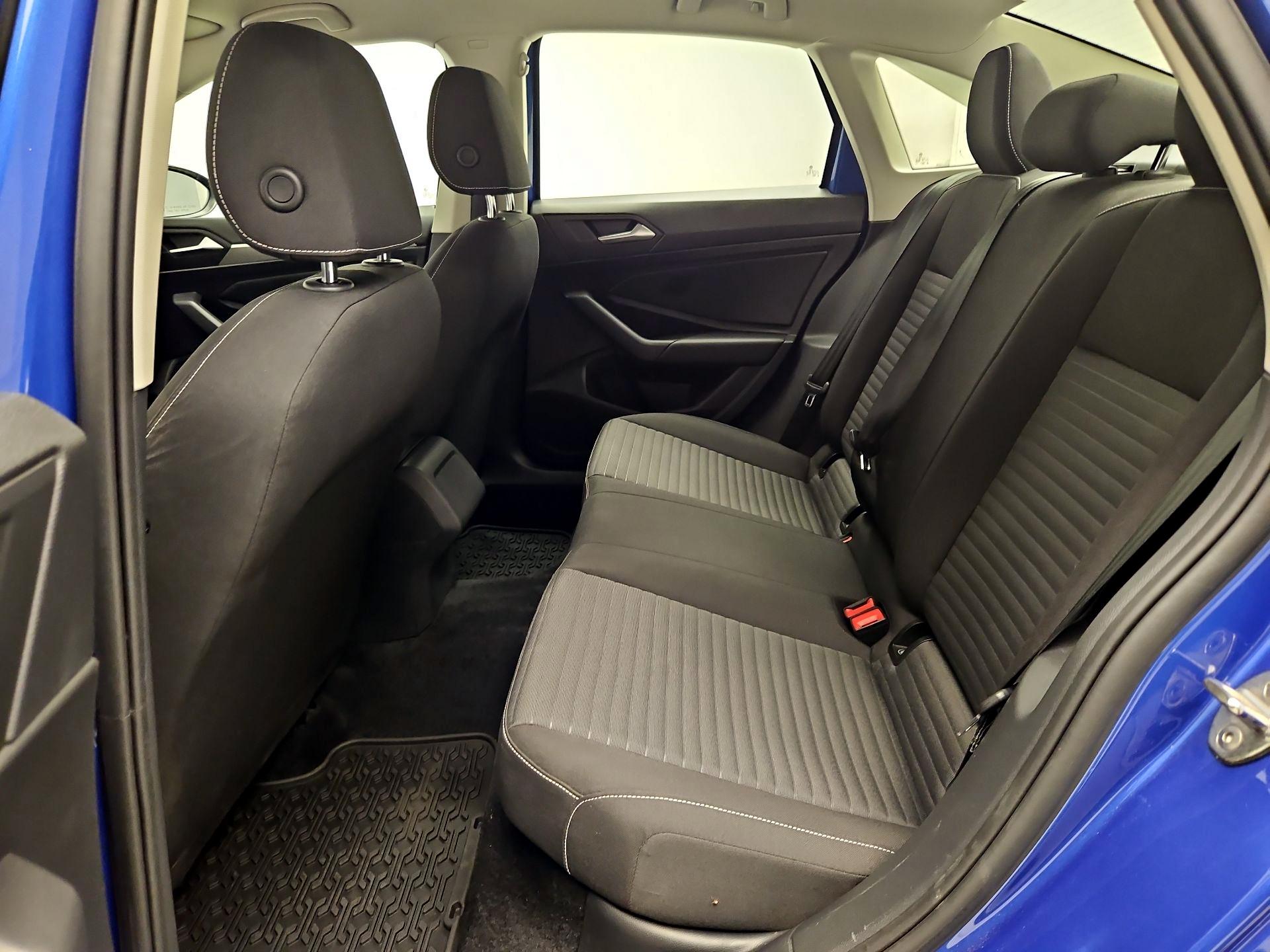 Thumbnail: 2022 Volkswagen Jetta - 17