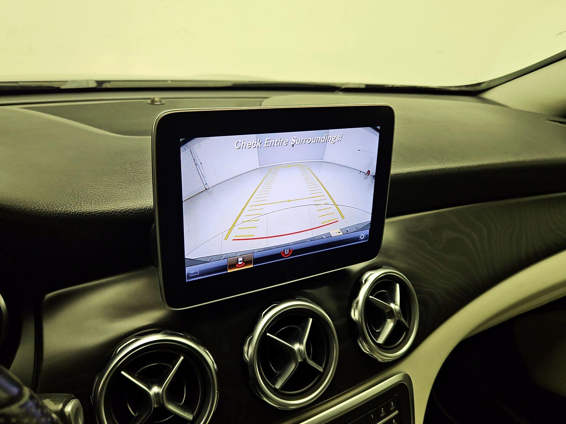 Thumbnail: 2019 Mercedes-Benz GLA - 14