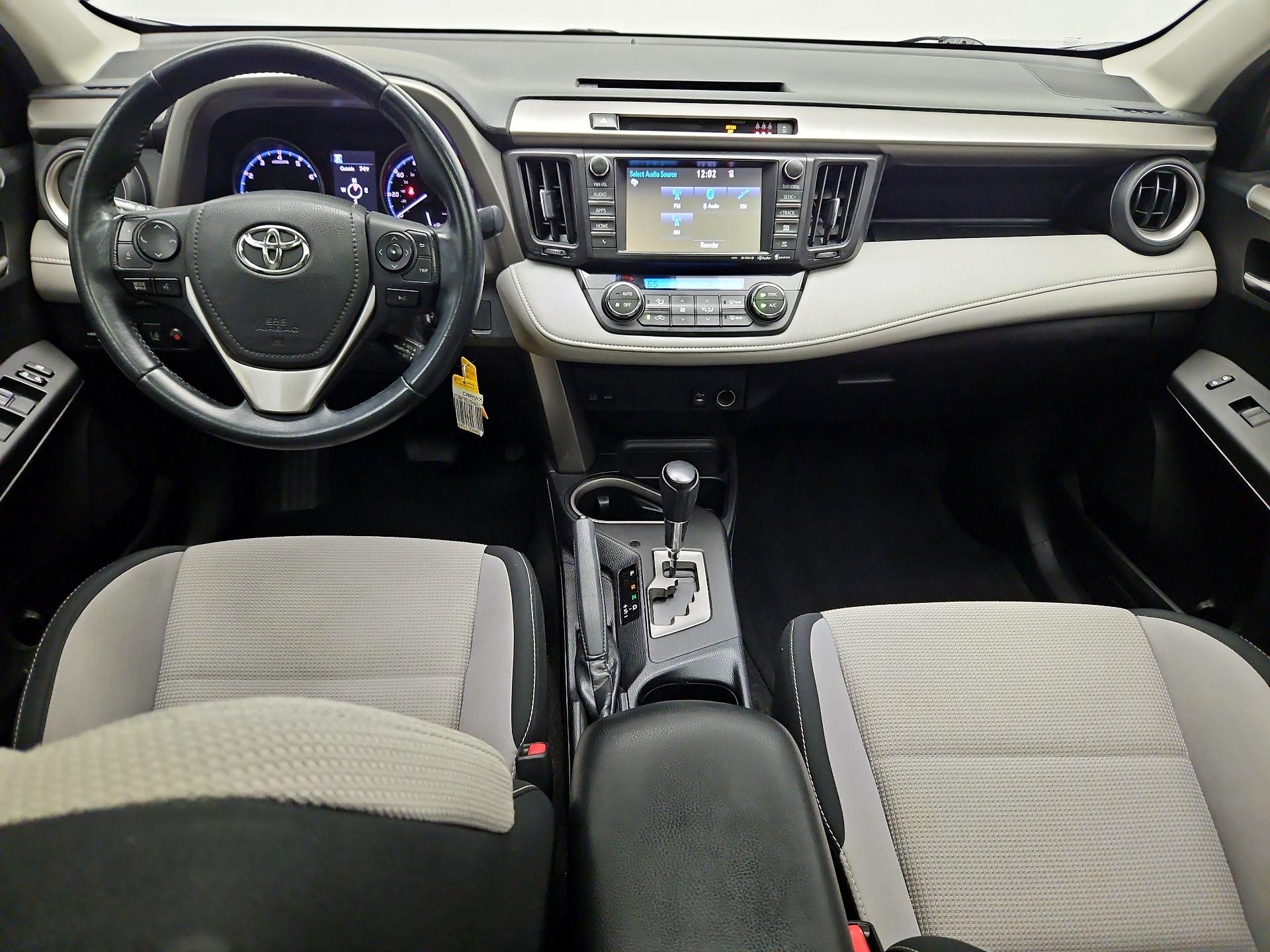 Thumbnail: 2017 Toyota RAV4 - 9