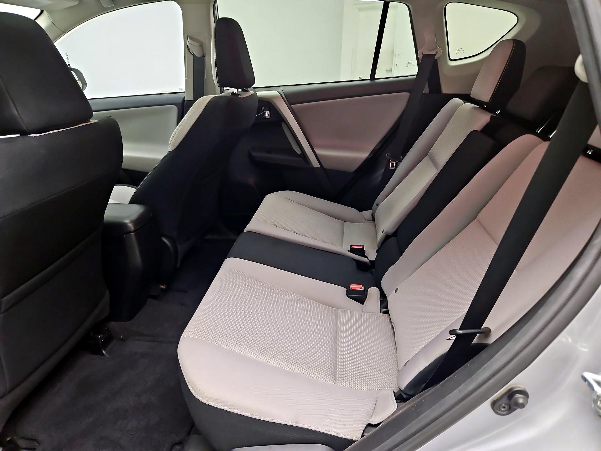 Thumbnail: 2017 Toyota RAV4 - 20