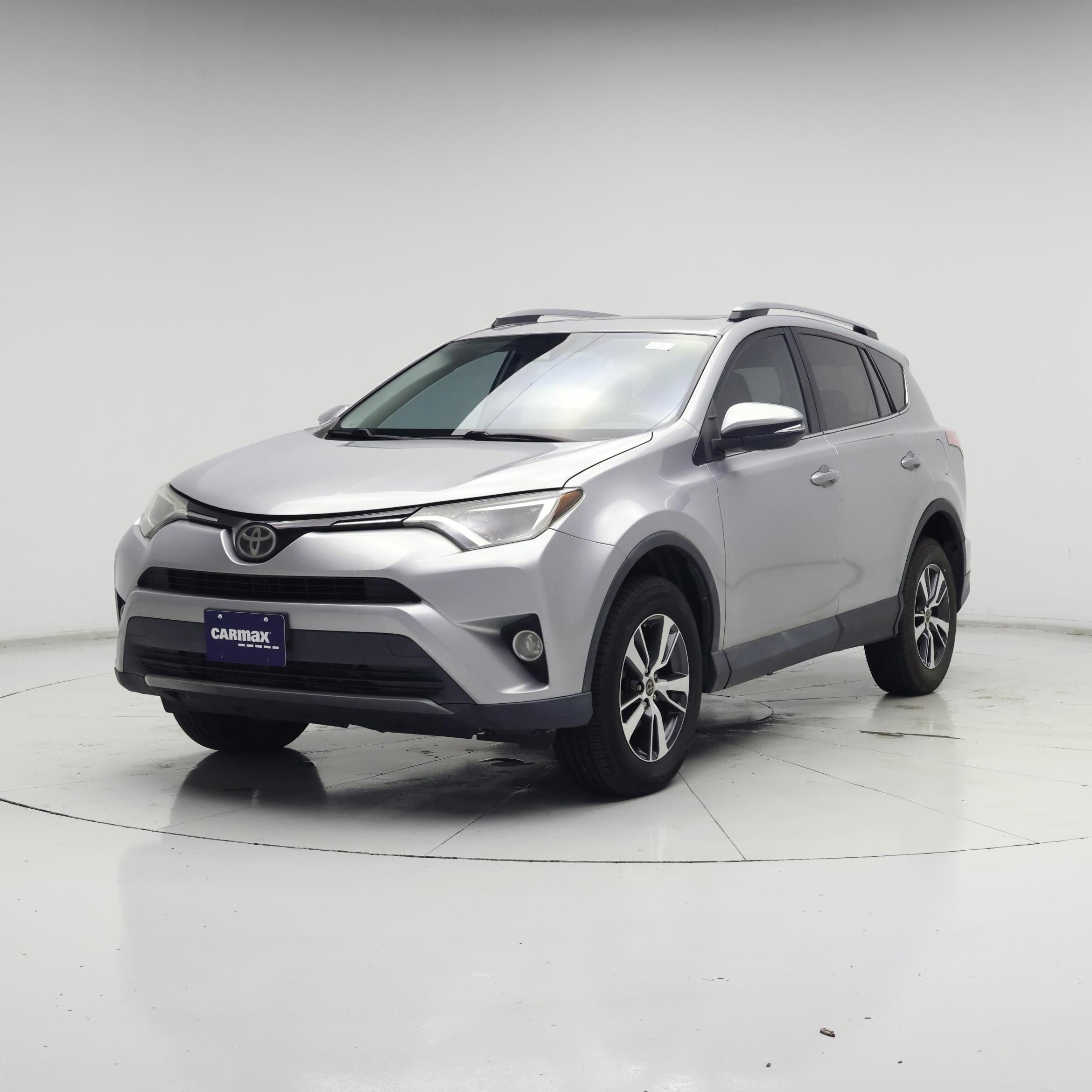 Thumbnail: 2017 Toyota RAV4 - 4