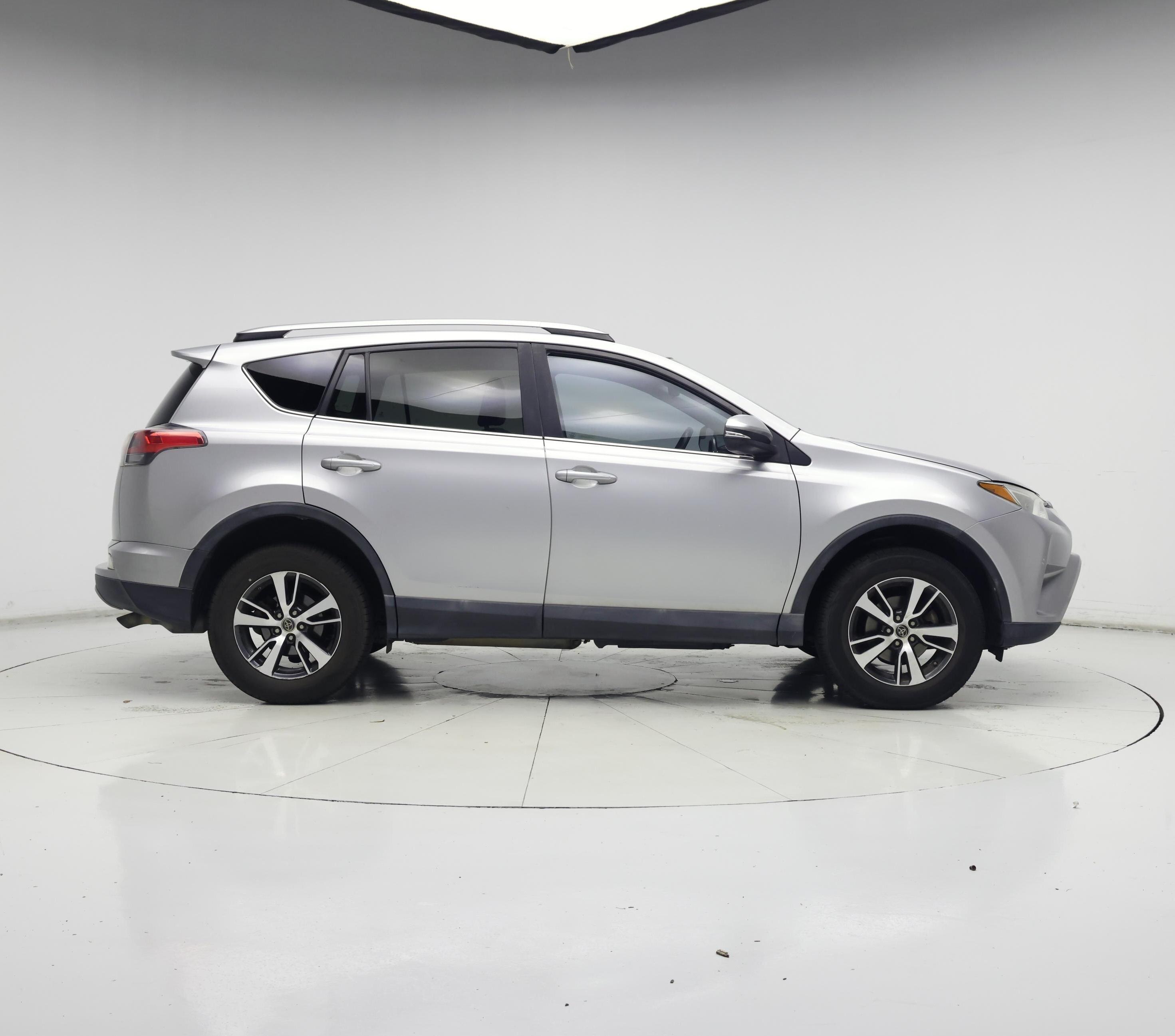 Thumbnail: 2017 Toyota RAV4 - 7