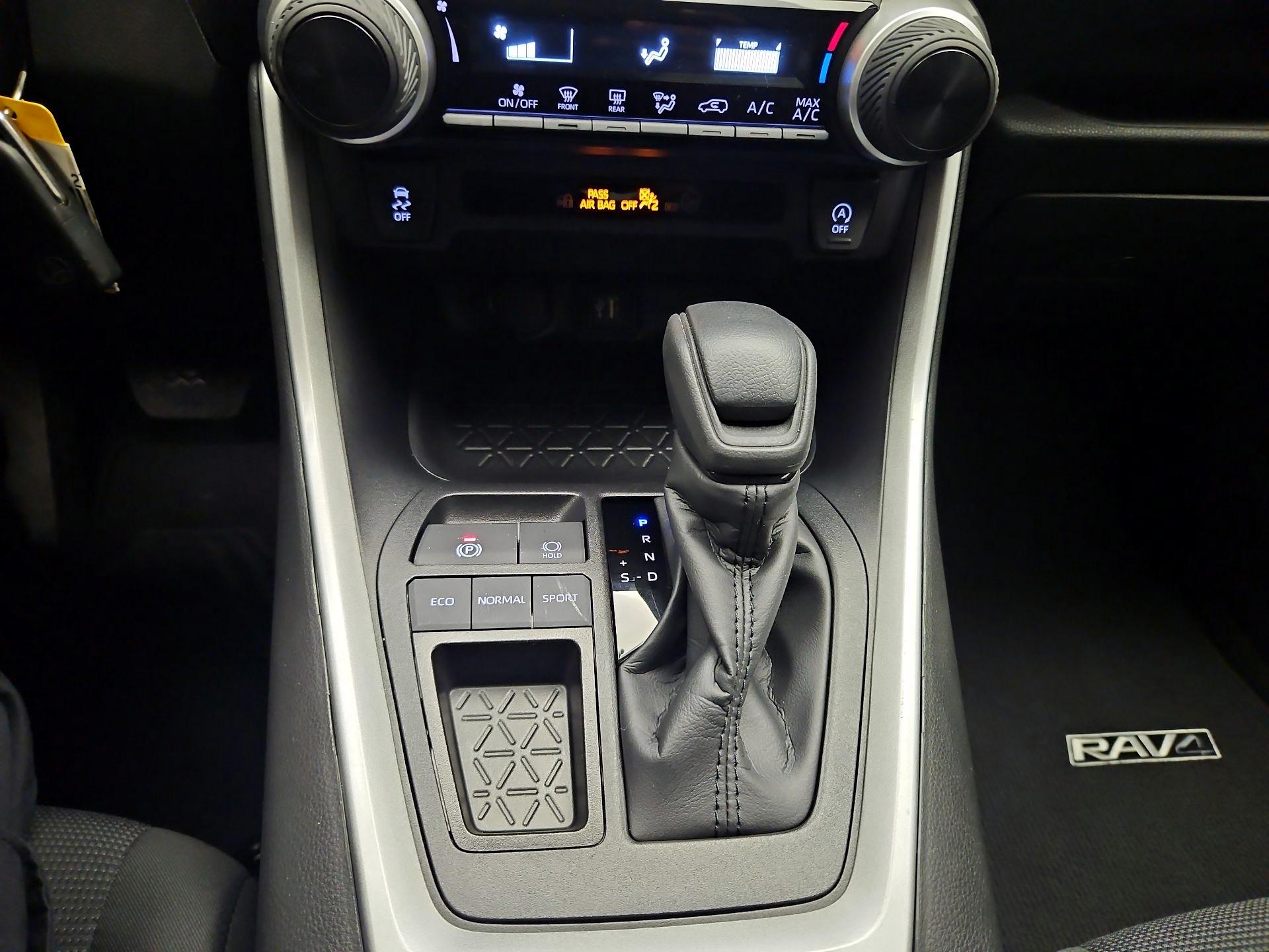 Thumbnail: 2025 Toyota RAV4 - 16