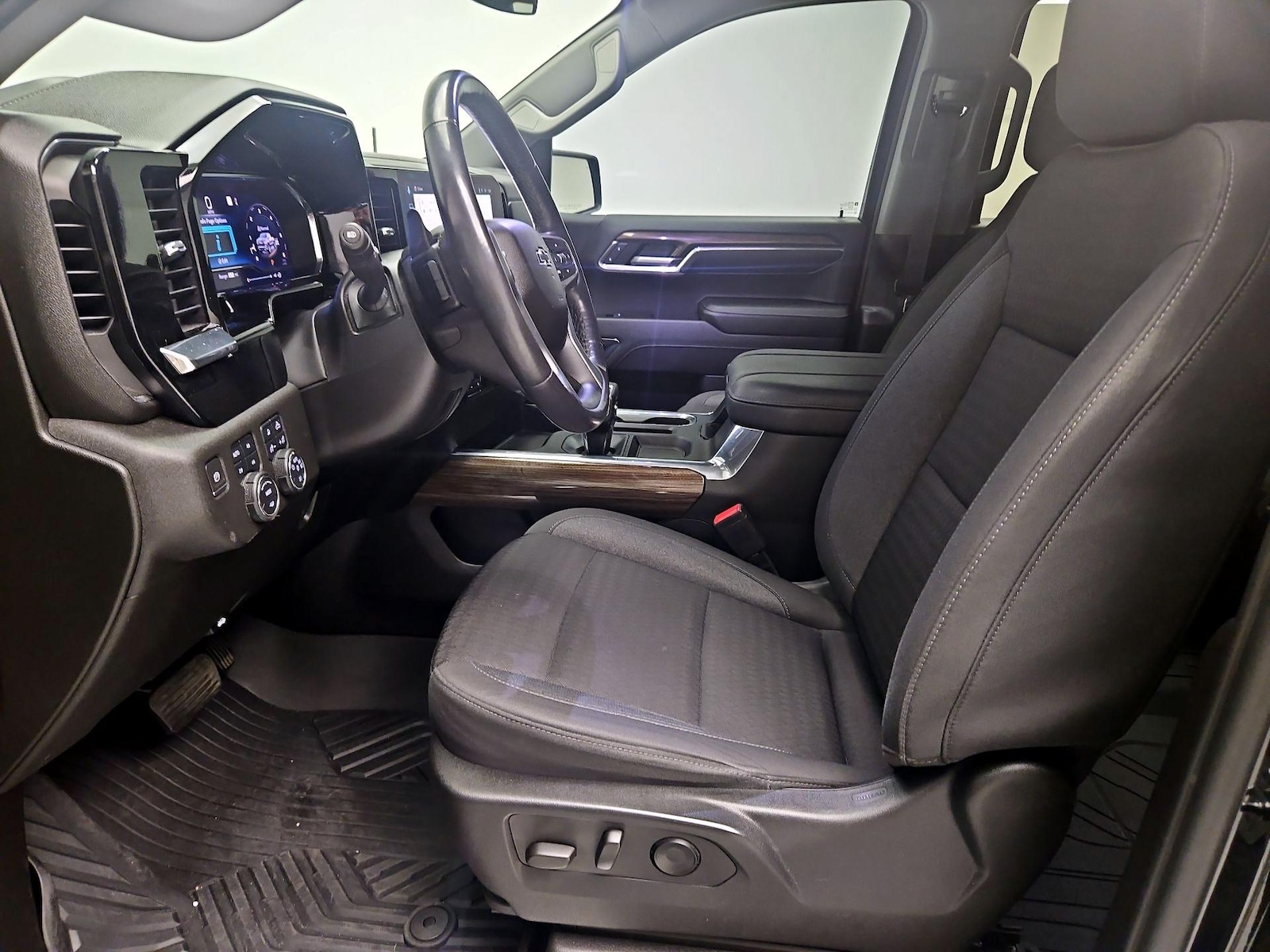 2023 Chevrolet Silverado 1500 RST - Photo 12