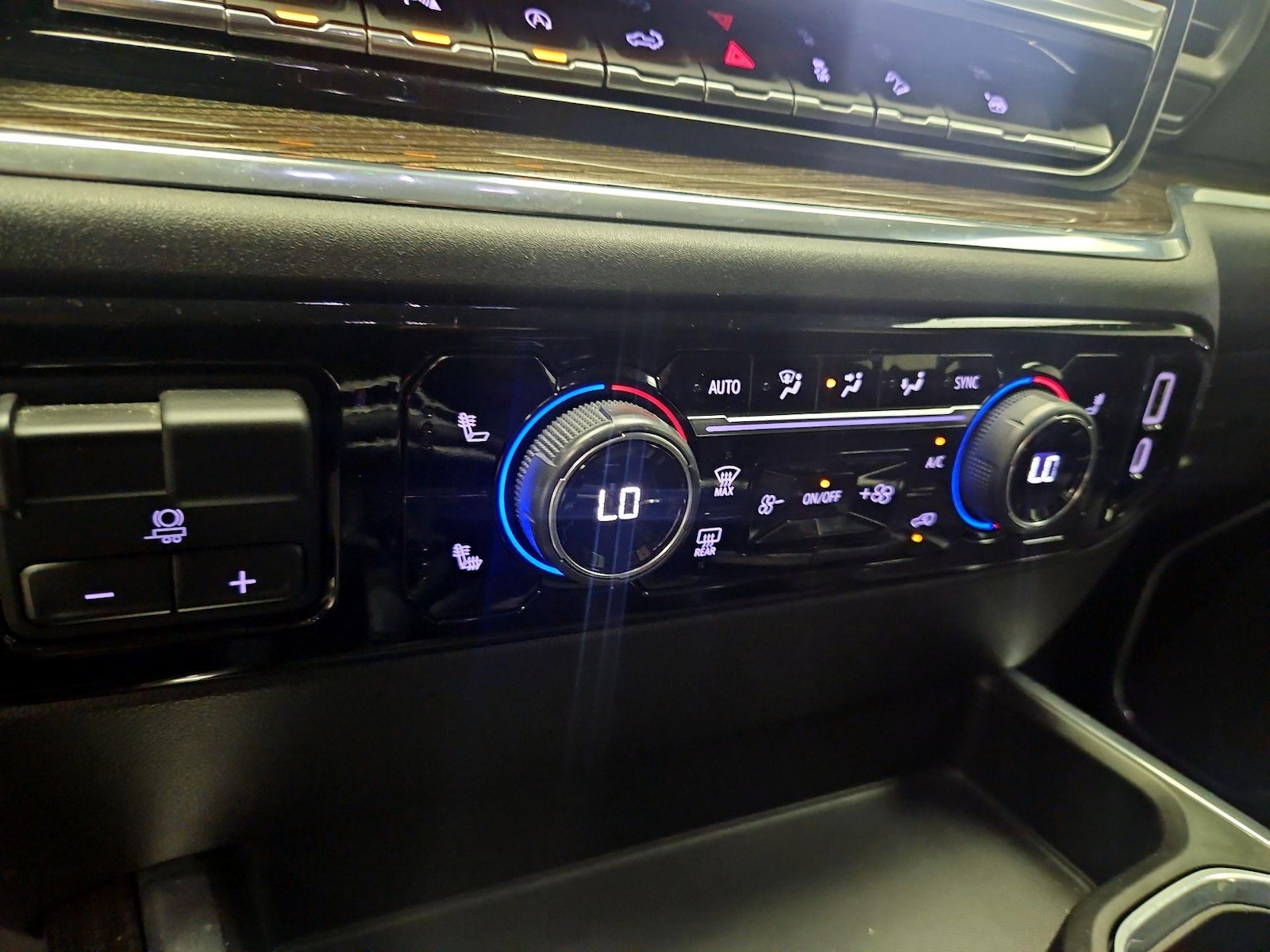 2023 Chevrolet Silverado 1500 RST - Photo 18