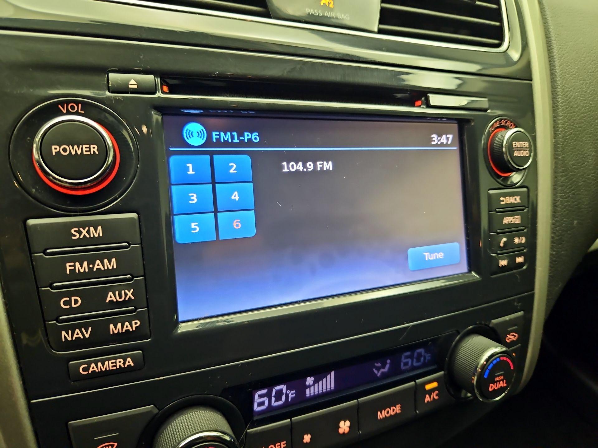Thumbnail: 2015 Nissan Altima - 15