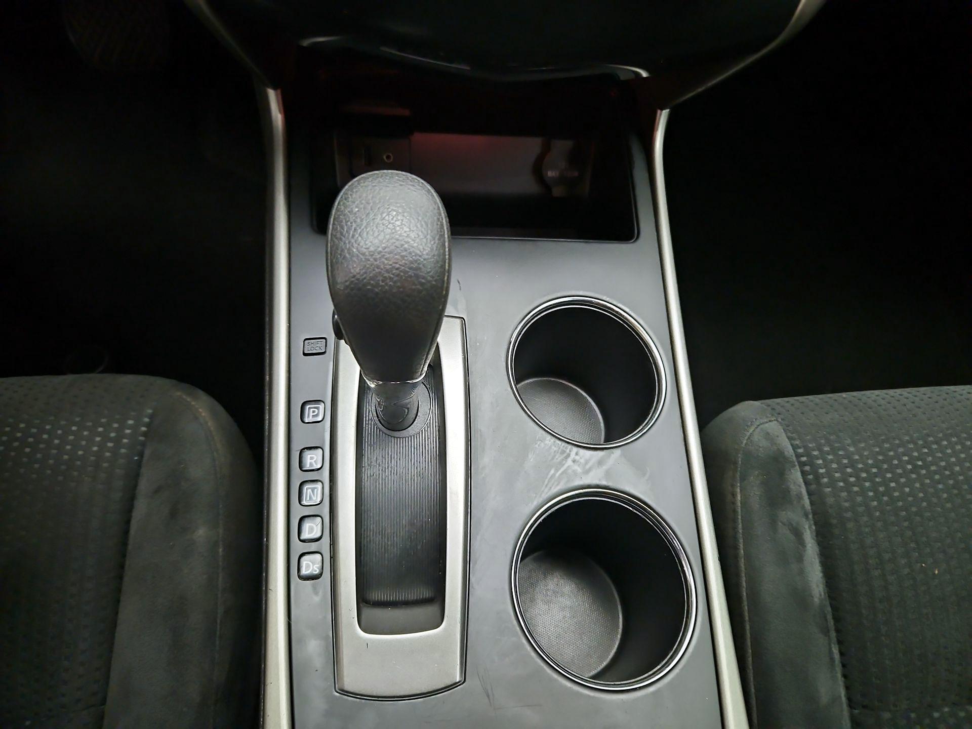 Thumbnail: 2015 Nissan Altima - 17