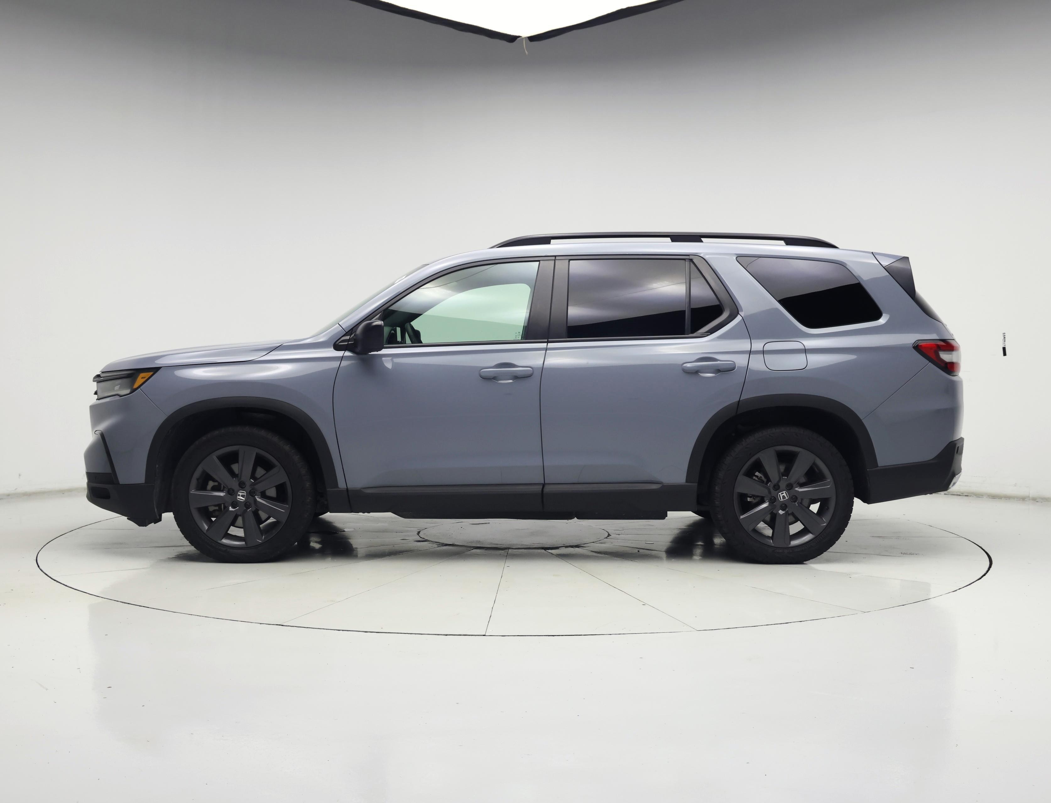 Thumbnail: 2023 Honda Pilot - 3