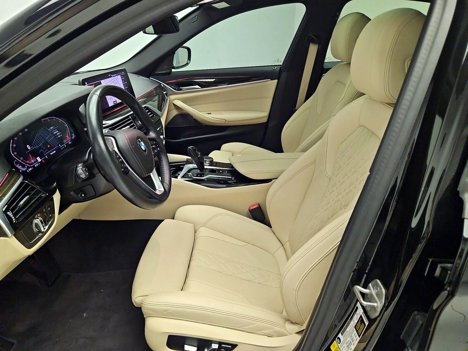 2023 BMW 5 Series 530i - Photo 12