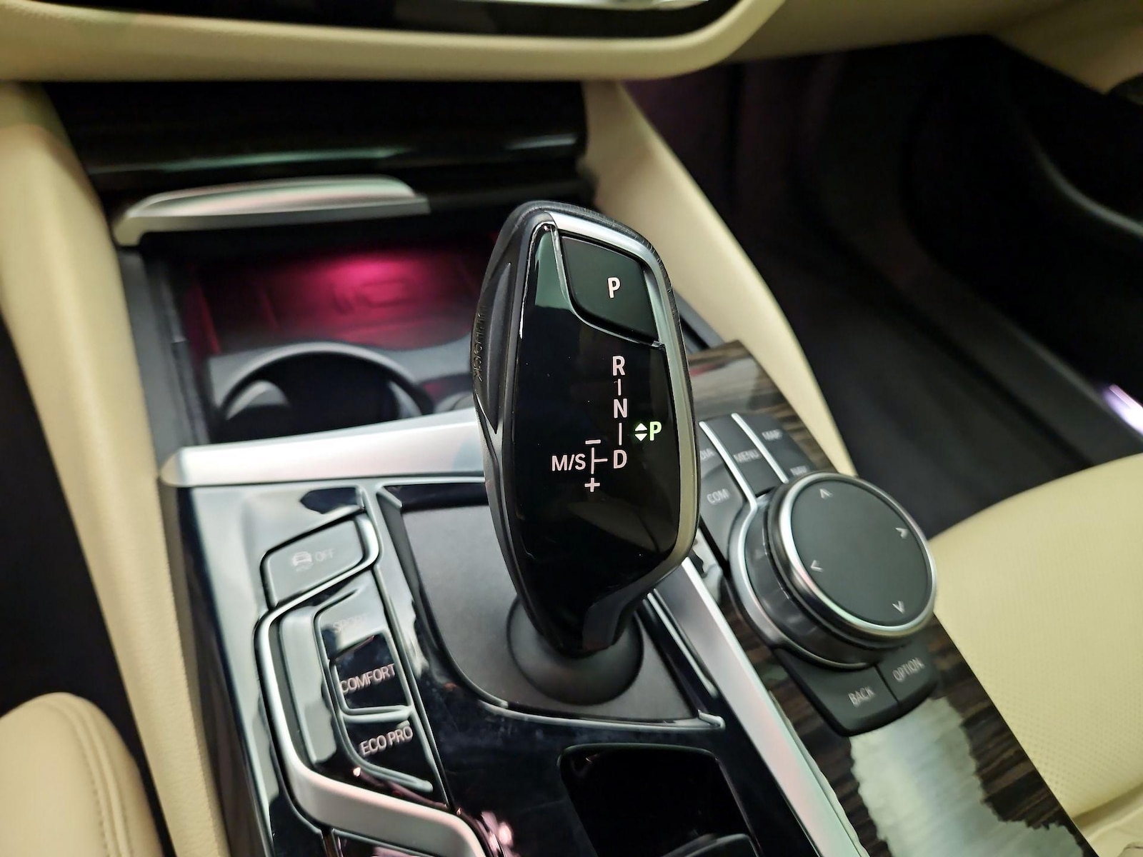 2023 BMW 5 Series 530i - Photo 19