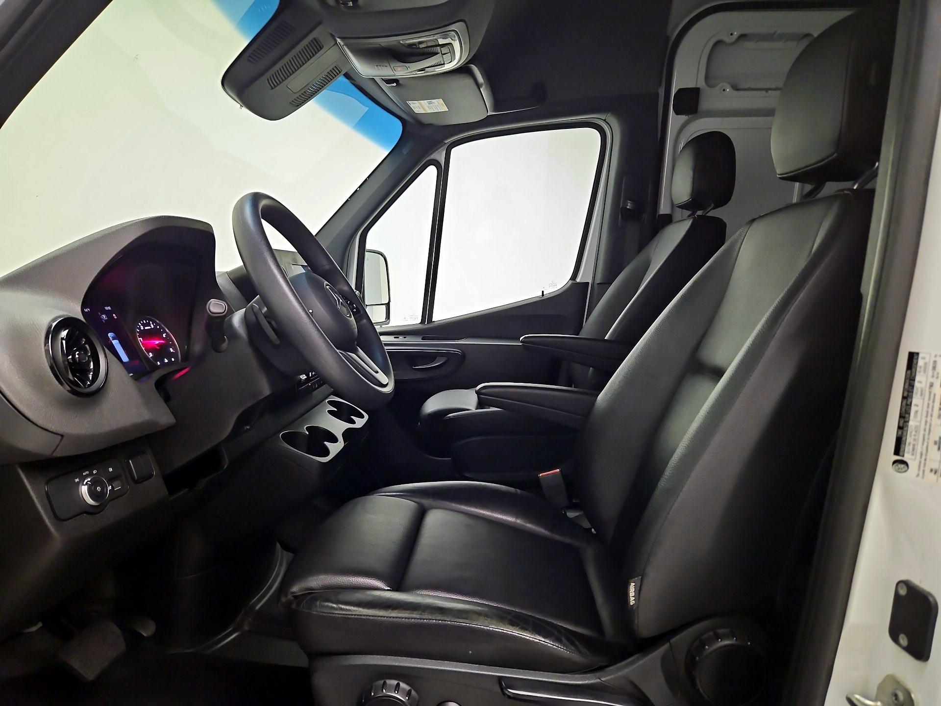 Thumbnail: 2024 Mercedes-Benz Sprinter - 11
