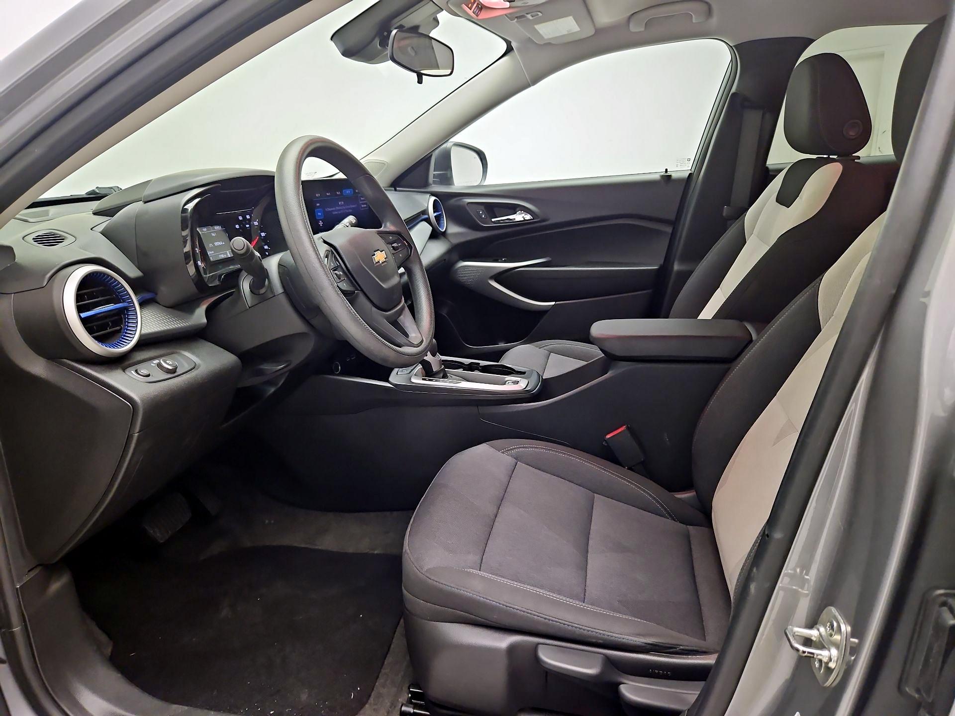 Thumbnail: 2025 Chevrolet Trax - 11
