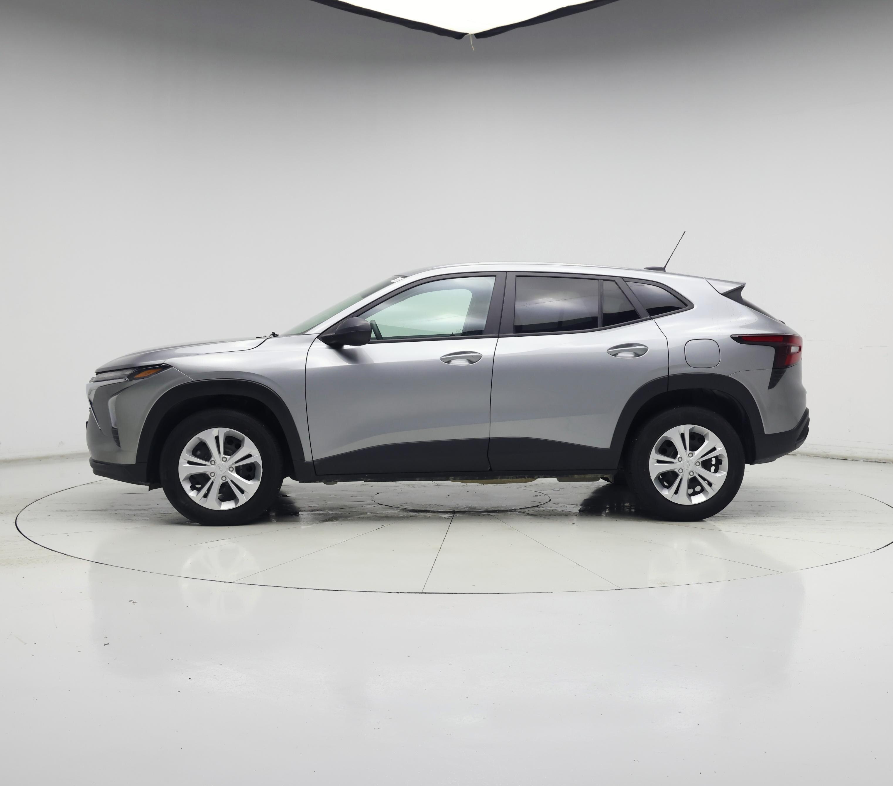 Thumbnail: 2025 Chevrolet Trax - 3