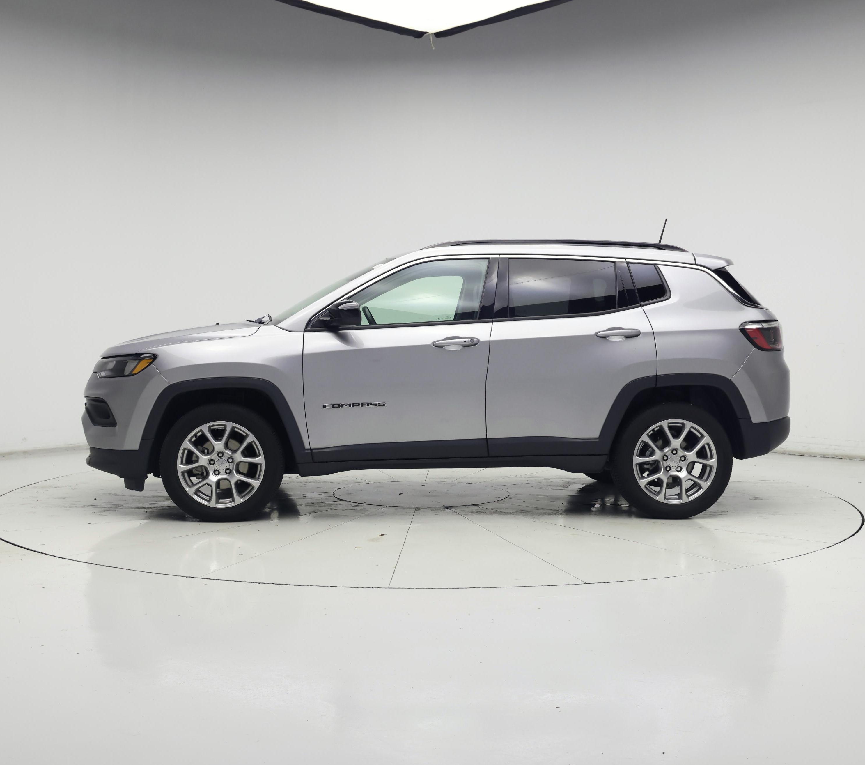 Thumbnail: 2022 Jeep Compass - 3