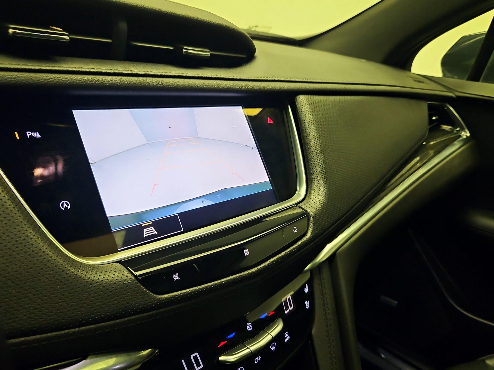 Thumbnail: 2021 Cadillac XT5 - 14