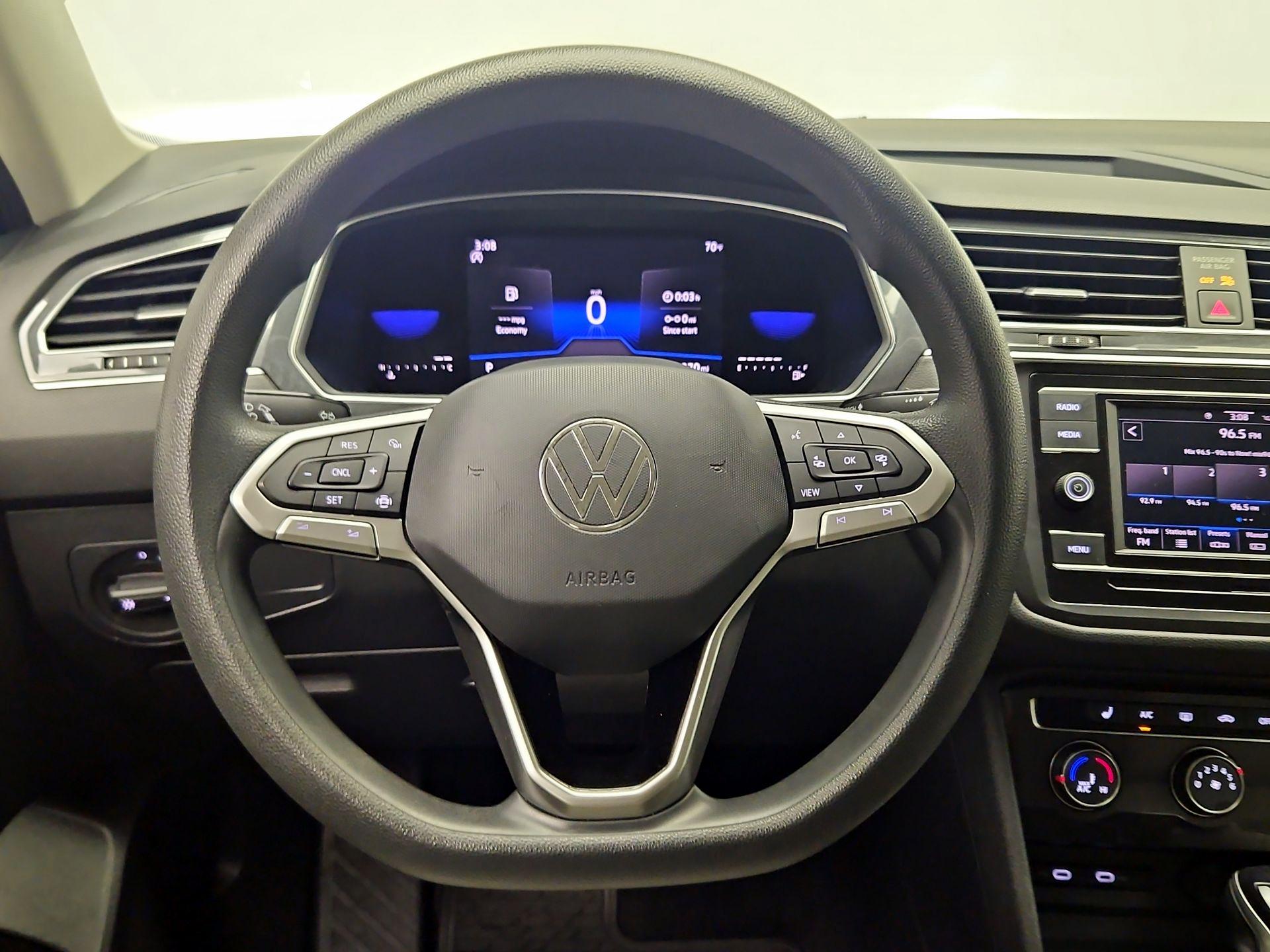 Thumbnail: 2022 Volkswagen Tiguan - 10