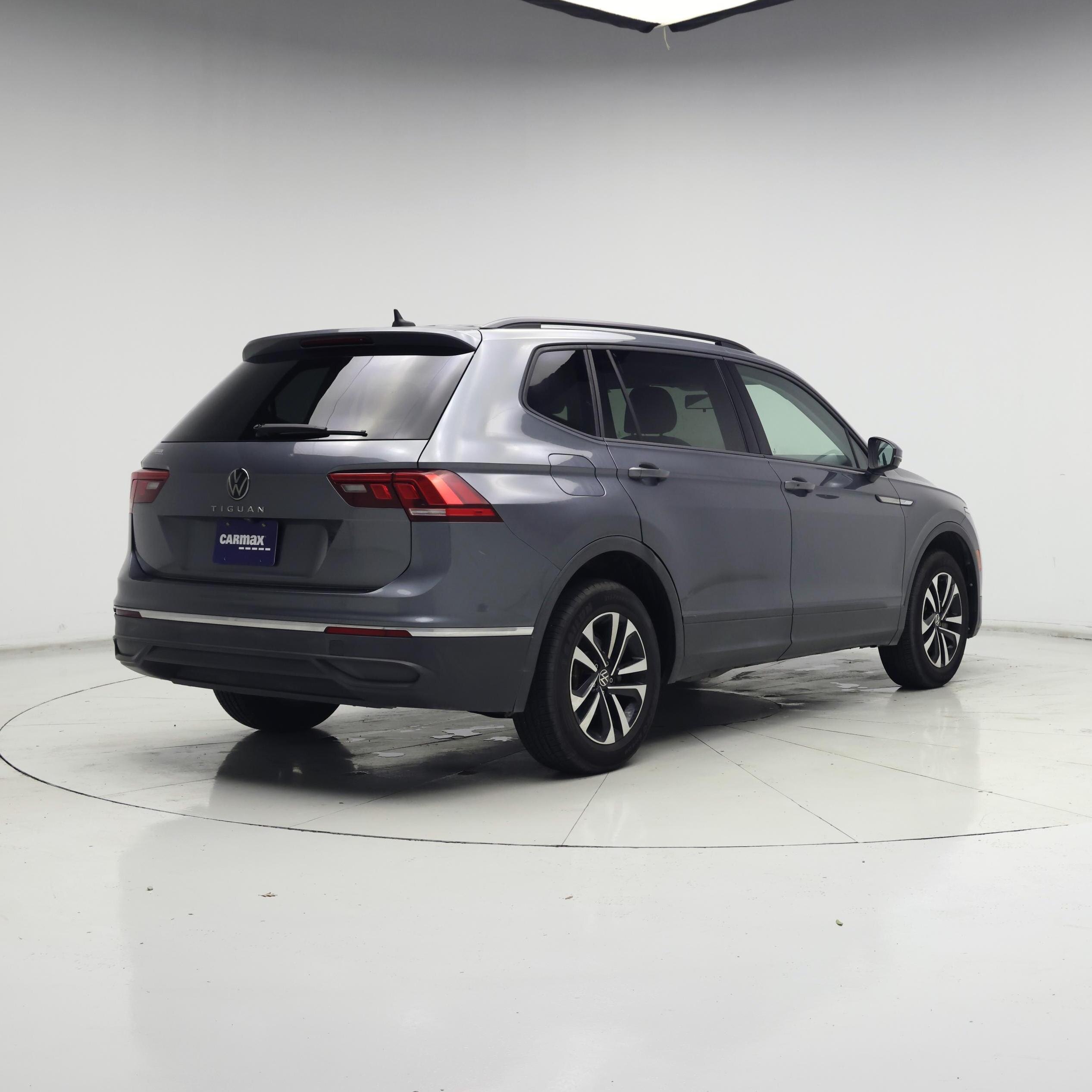 Thumbnail: 2022 Volkswagen Tiguan - 8