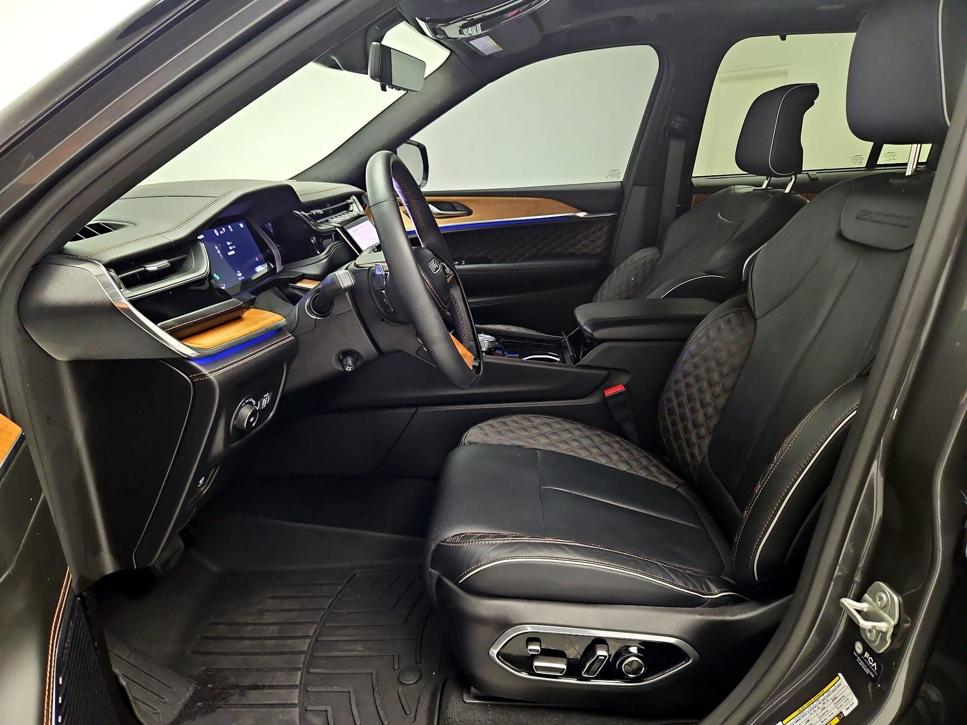 Thumbnail: 2024 Jeep Grand Cherokee - 11