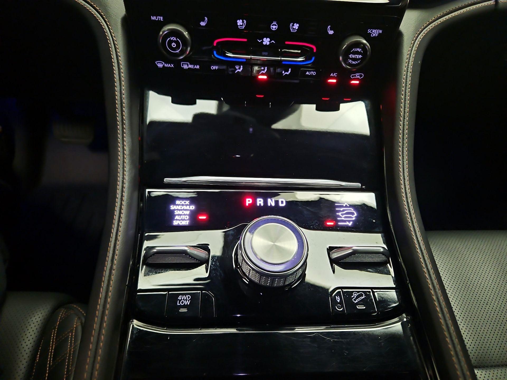 Thumbnail: 2024 Jeep Grand Cherokee - 17