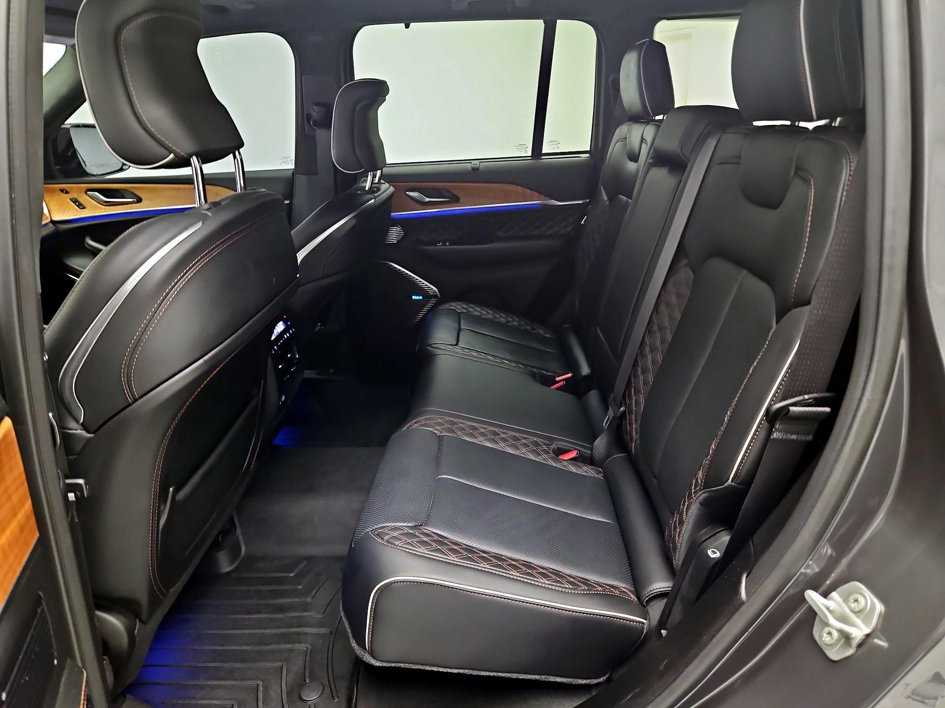 Thumbnail: 2024 Jeep Grand Cherokee - 18