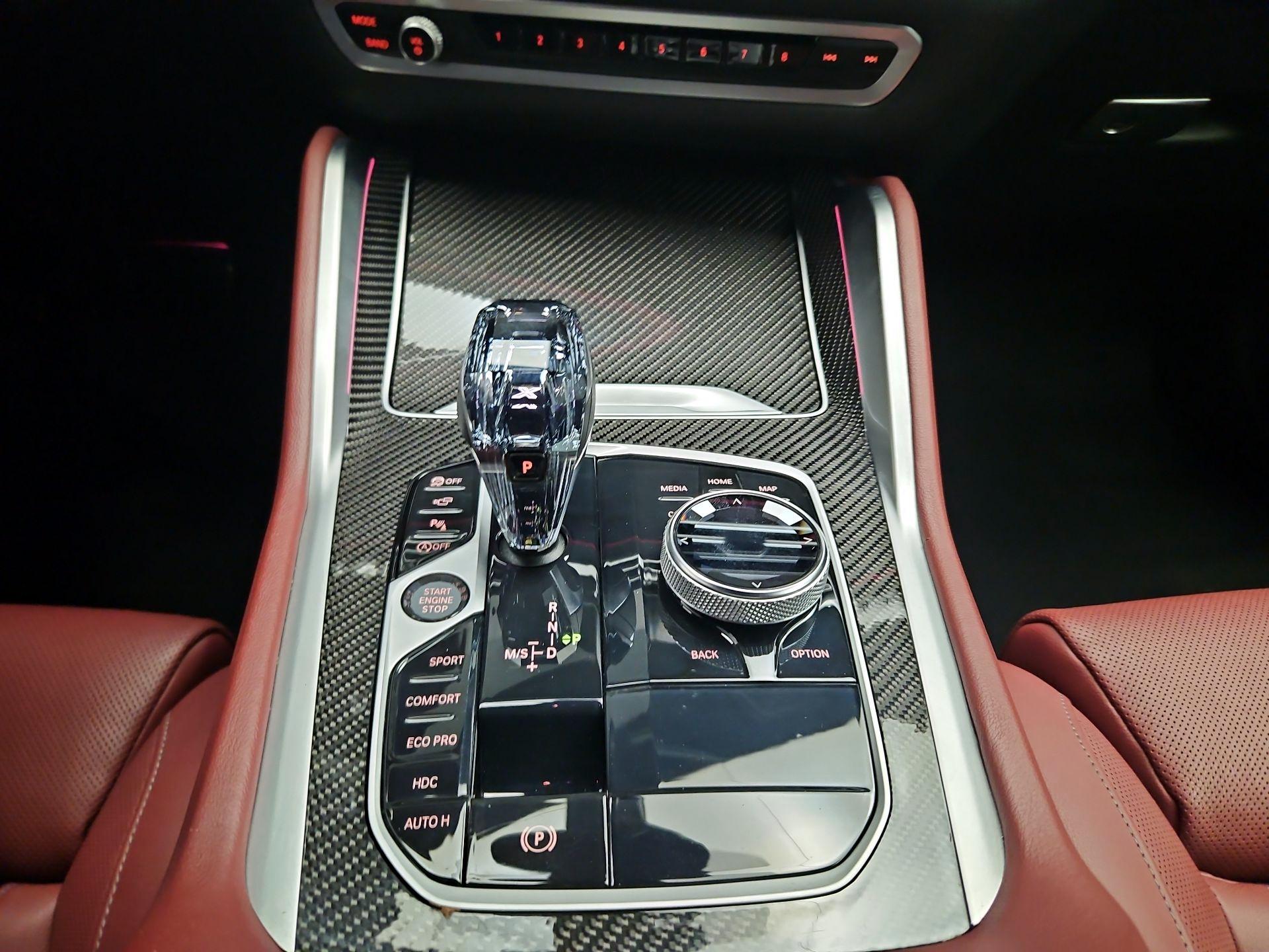 Thumbnail: 2022 BMW X6 - 17