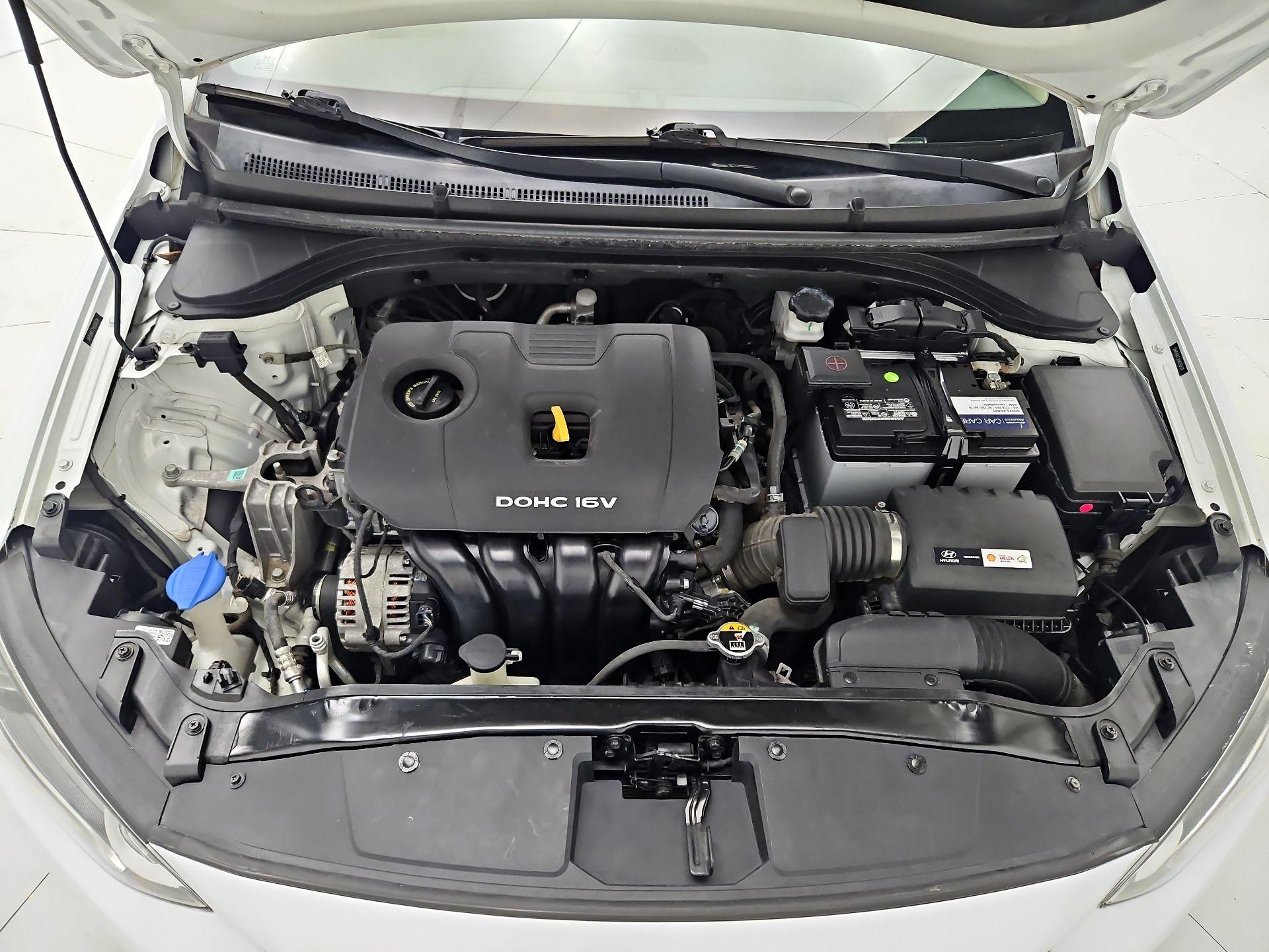 Thumbnail: 2017 Hyundai Elantra - 19
