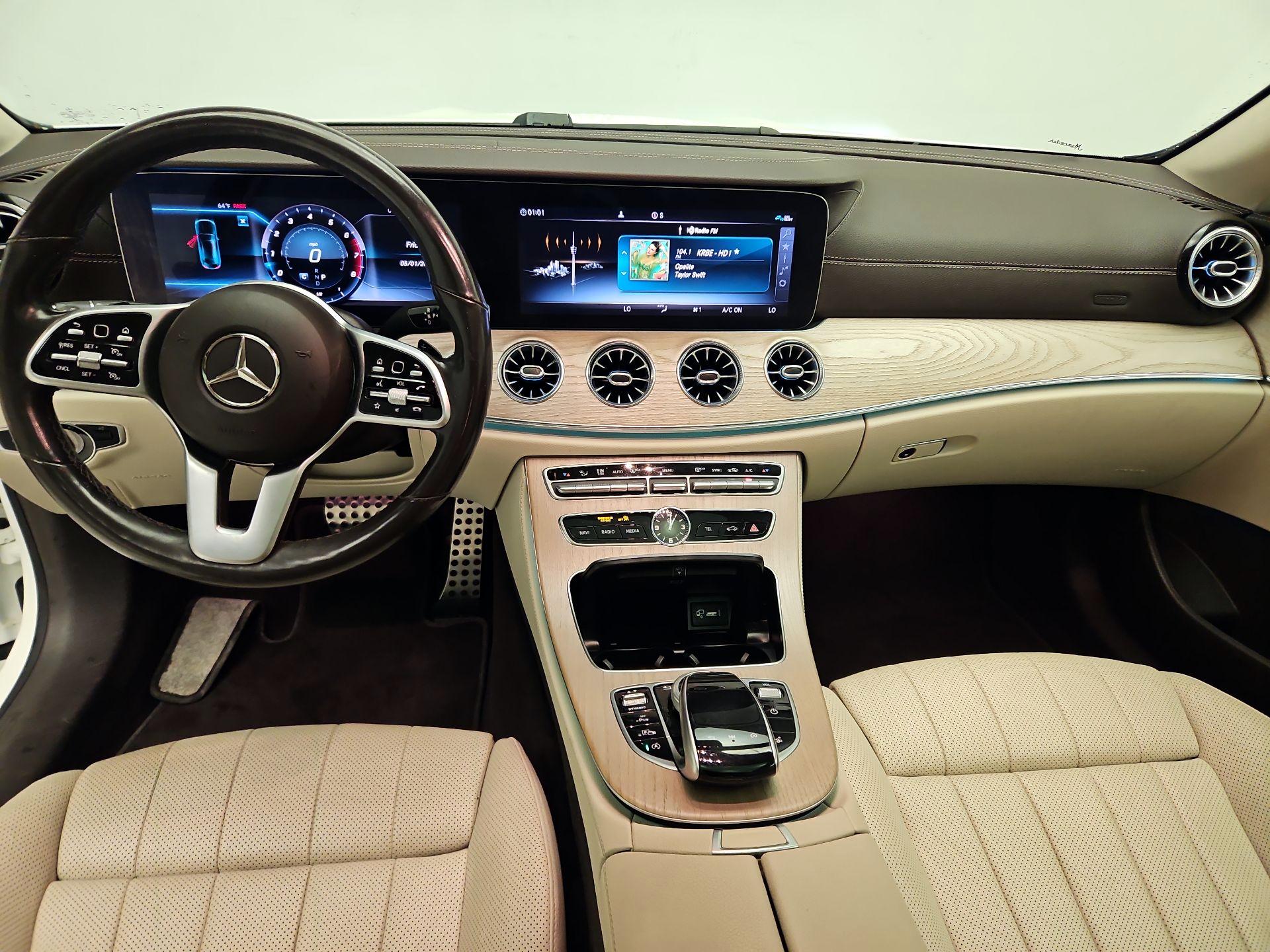 Thumbnail: 2020 Mercedes-Benz E-Class - 9
