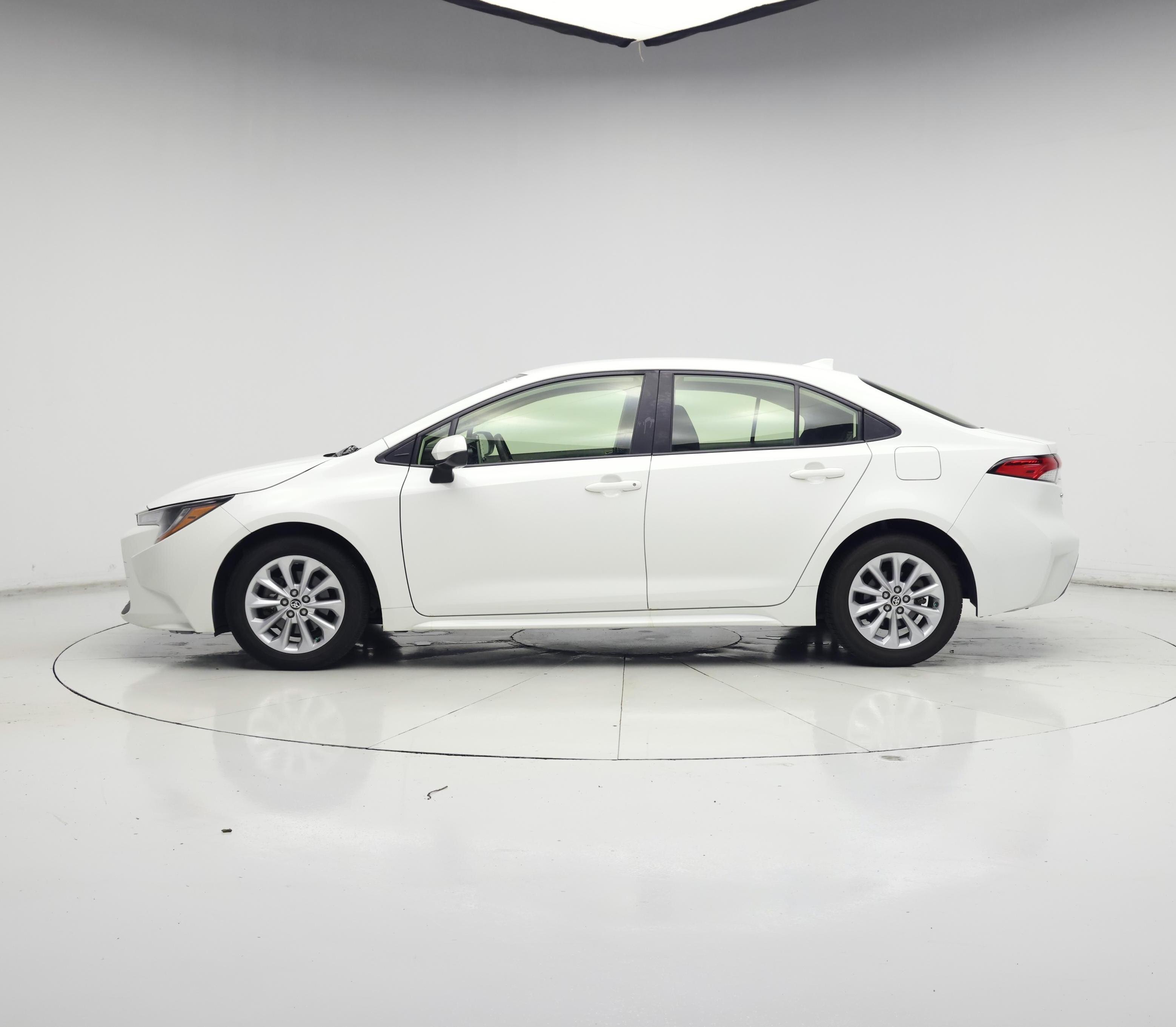 Thumbnail: 2021 Toyota Corolla - 3